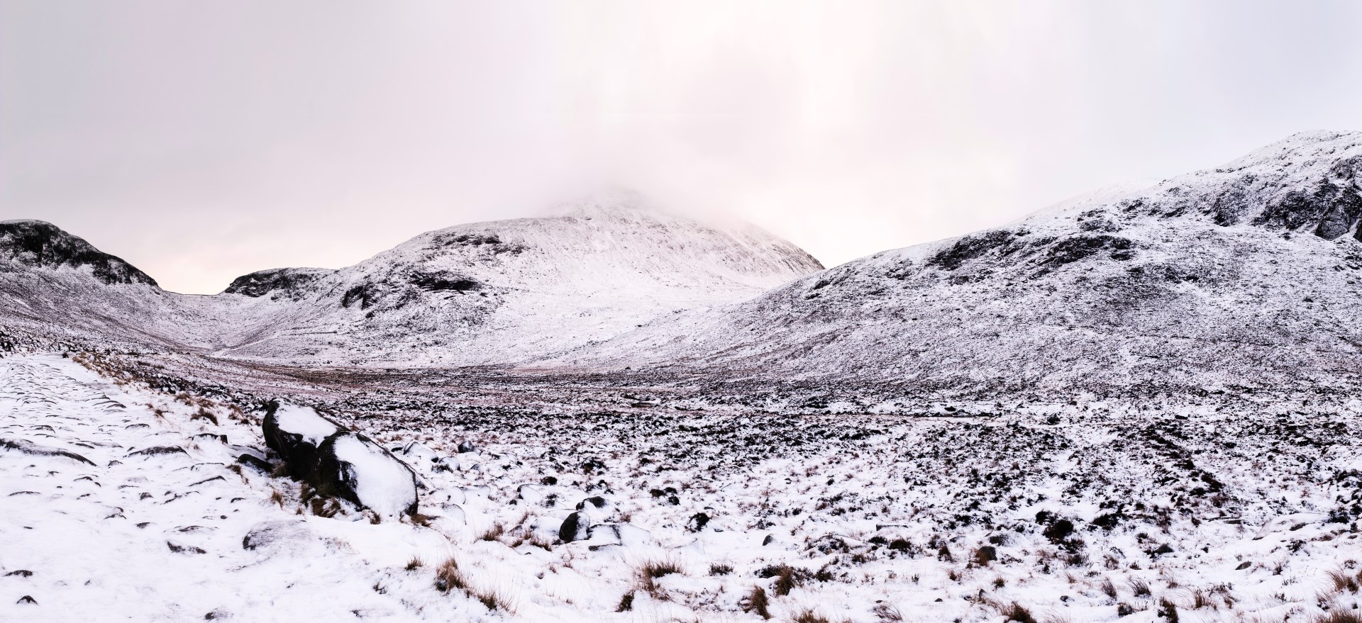 Hare's Gap to the left, Meelmore to the right - and there's Bearnagh in the middle, still draped in cloud...