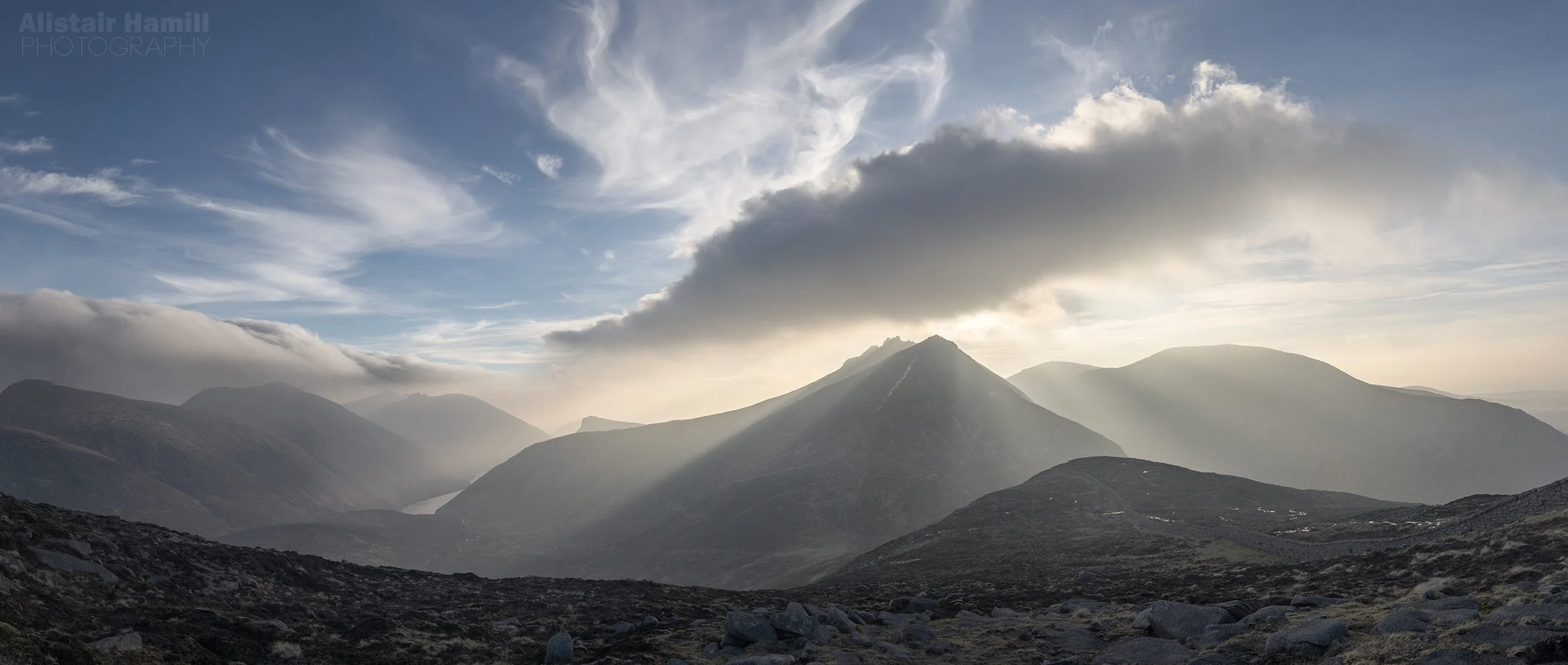 Bearnagh crepuscular pano (large) WM.jpg