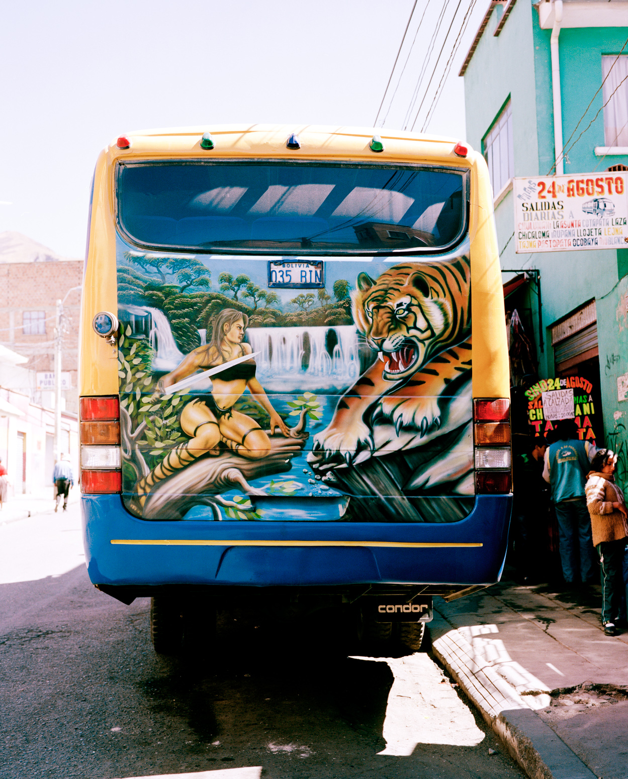 Daniel_Hofer_Bolivian_Busses_97_09_1550PX_WEB.jpg