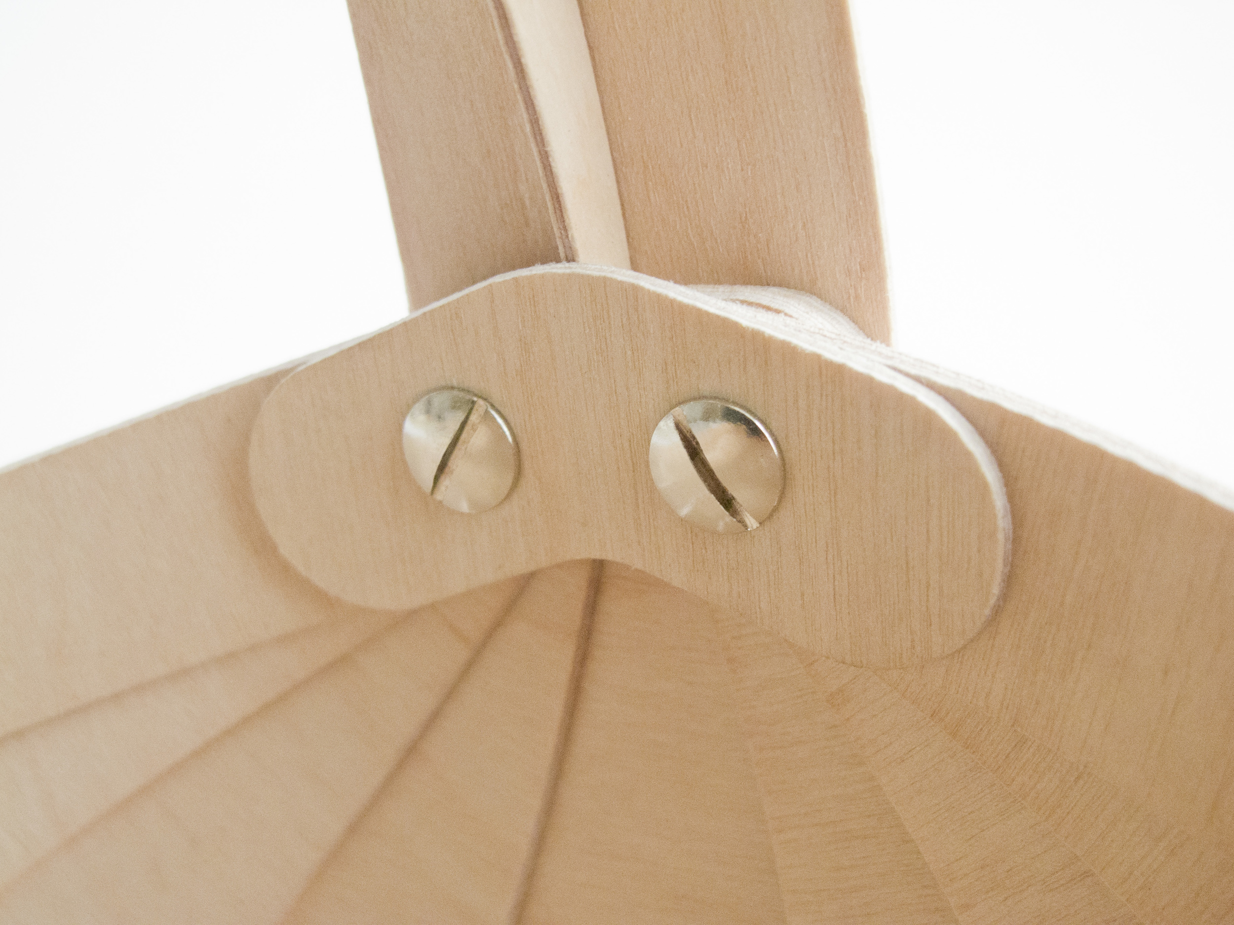 A traditional trug cannot be collapsed. I thought it would interesting to create modern trug that fulfilled a modern day requirement for sale and distribution via the internet.