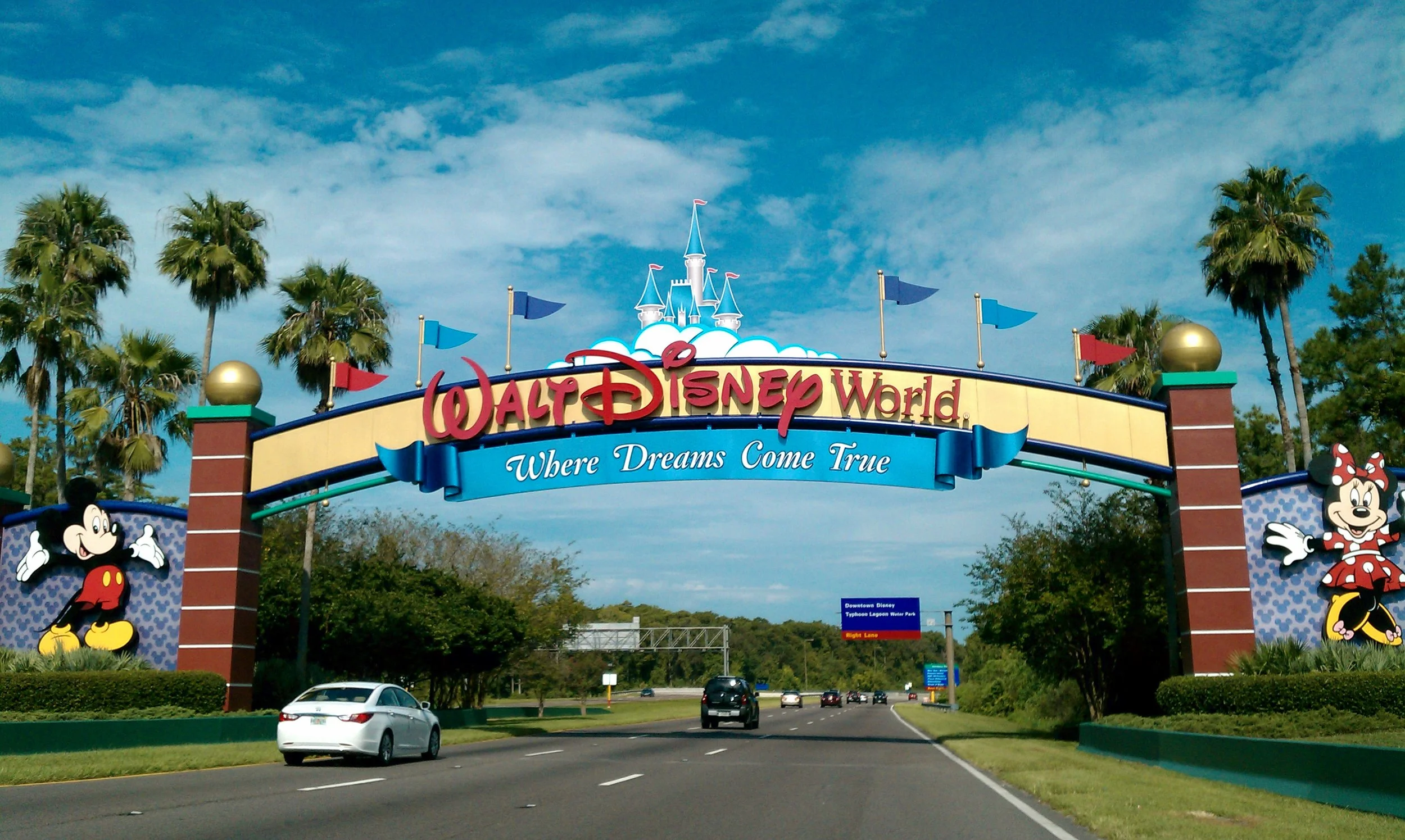 Press quiet as a mouse when it comes to Catholic angles in this Disney-DeSantis fight
