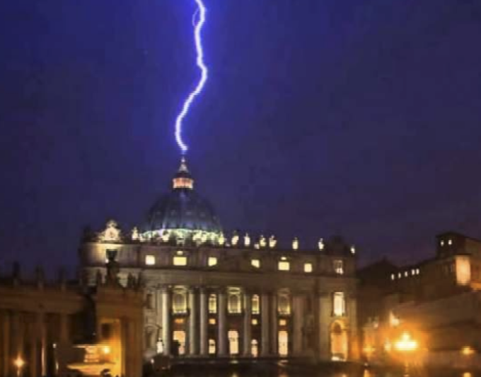 Podcast: Is Cardinal Burke being 'political' by asking the pope questions about 'doctrine'?