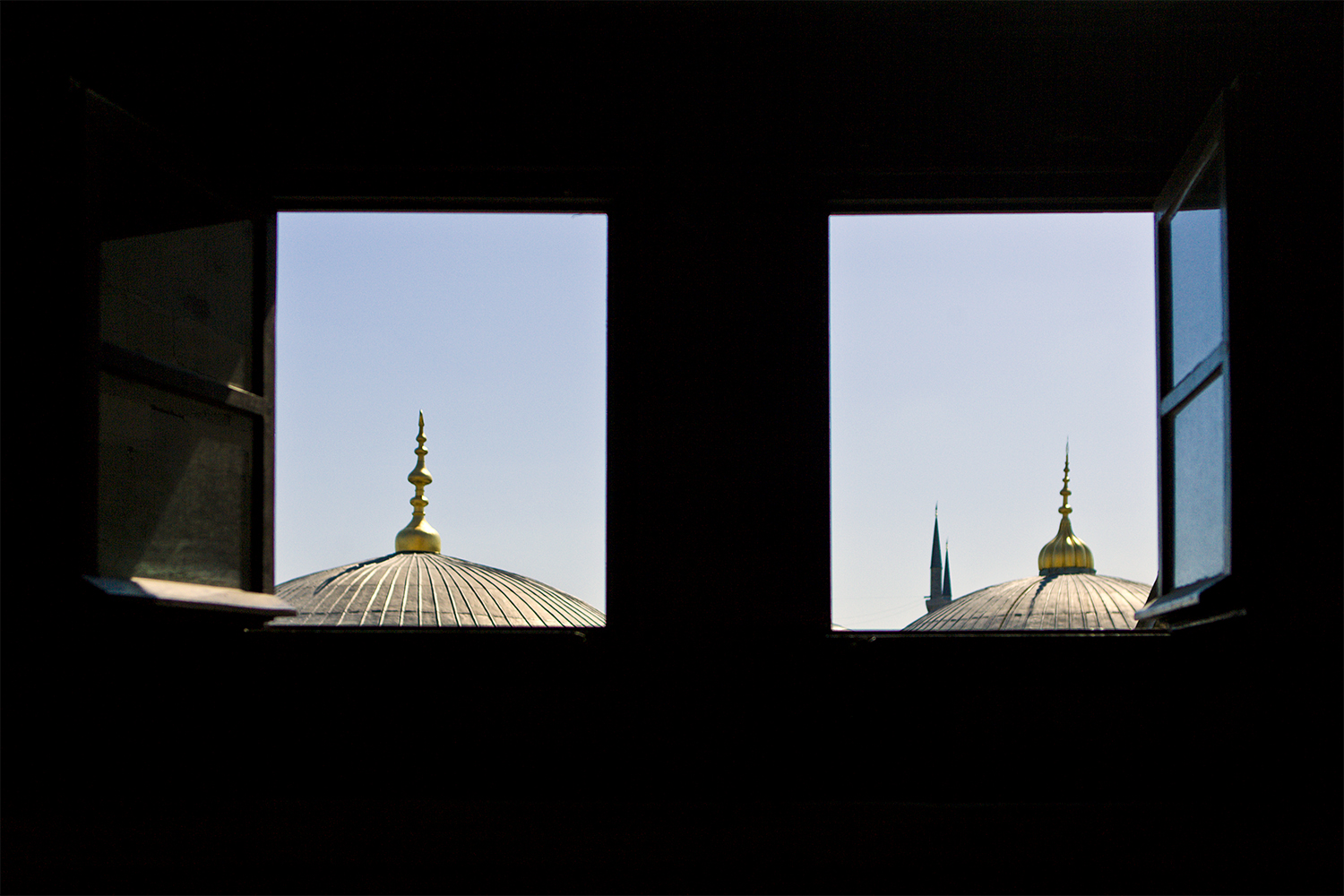 lifestyle-editorial-travel-washington-dc-malek-naz-photography-blue-mosque-window.jpg