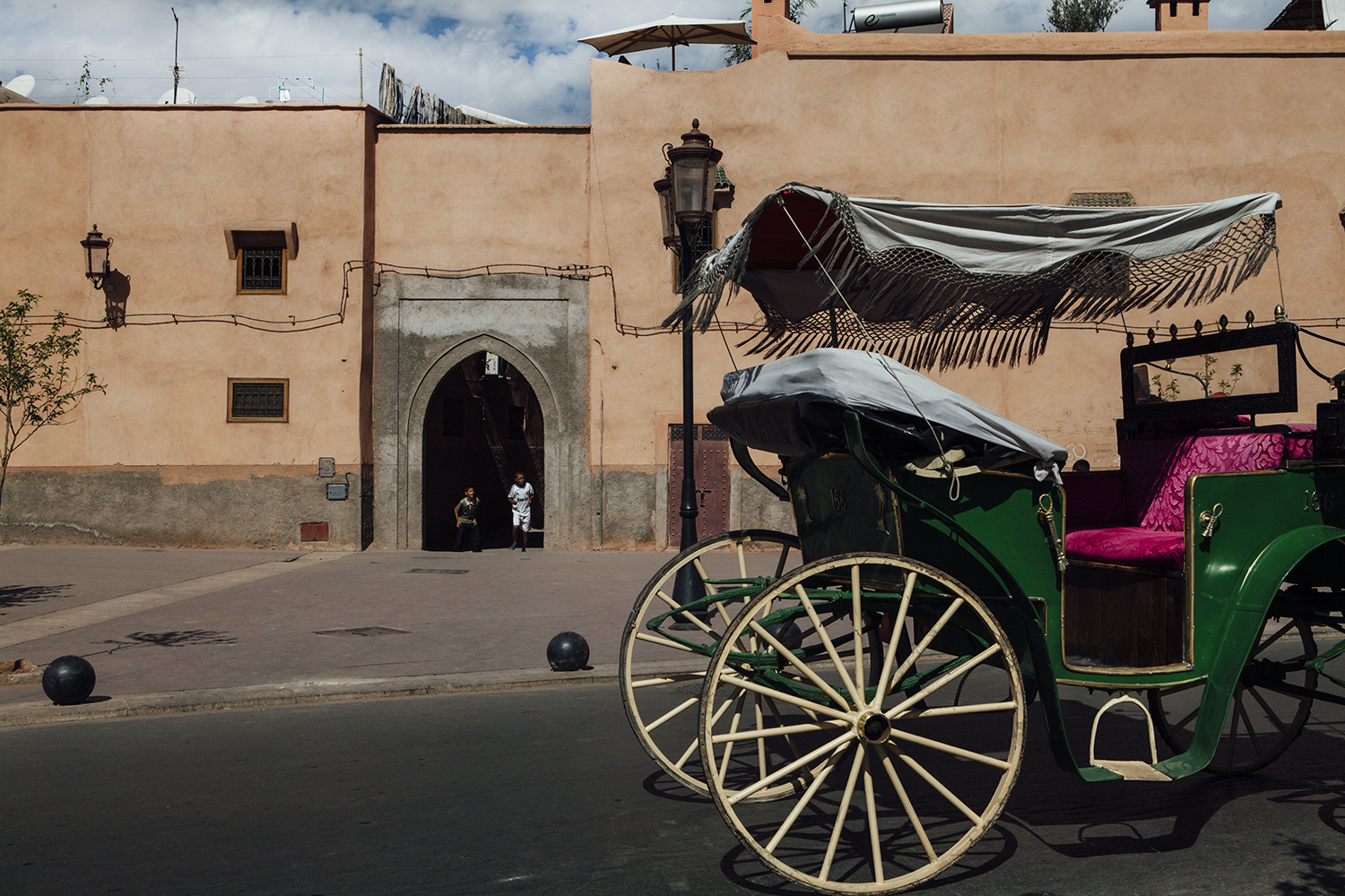lifestyle-editorial-travel-washington-dc-malek-naz-photography-carriage-morocco.jpg
