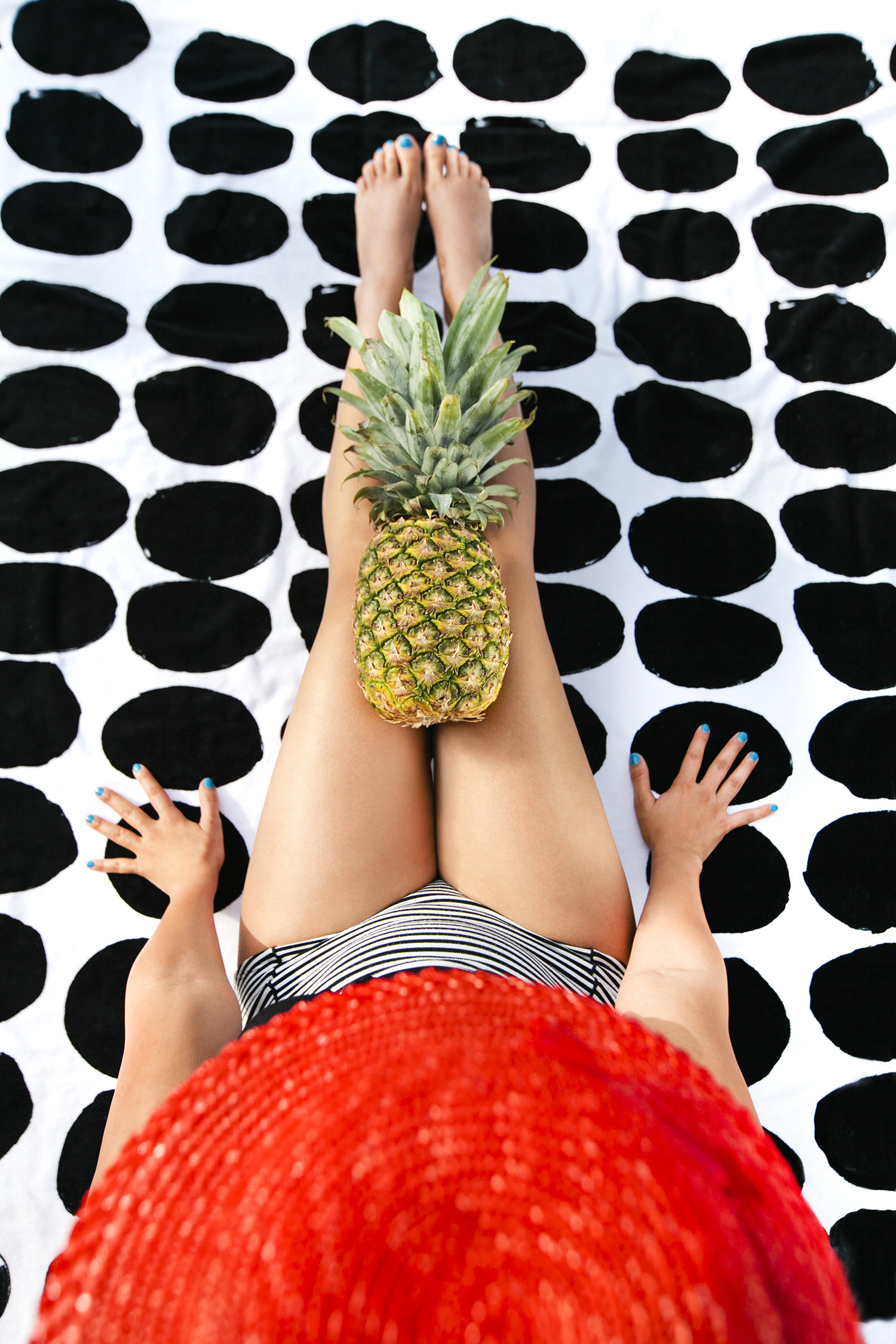 lifestyle-editorial-washington-dc-malek-naz-photography-vintage-bathingsuit-pineapple.jpg