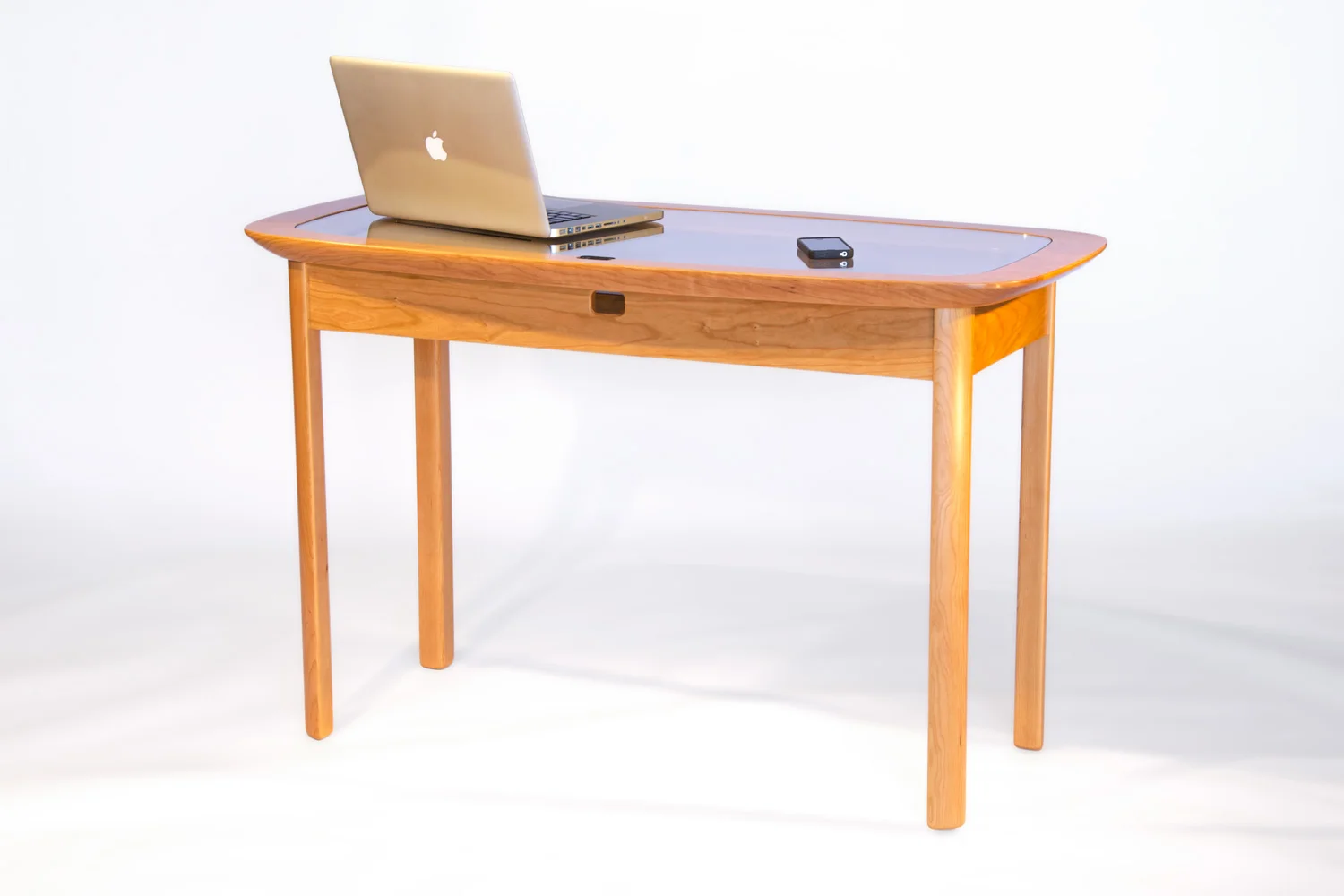 2013_T_Atwell_Pebble_Desk_R.jpg