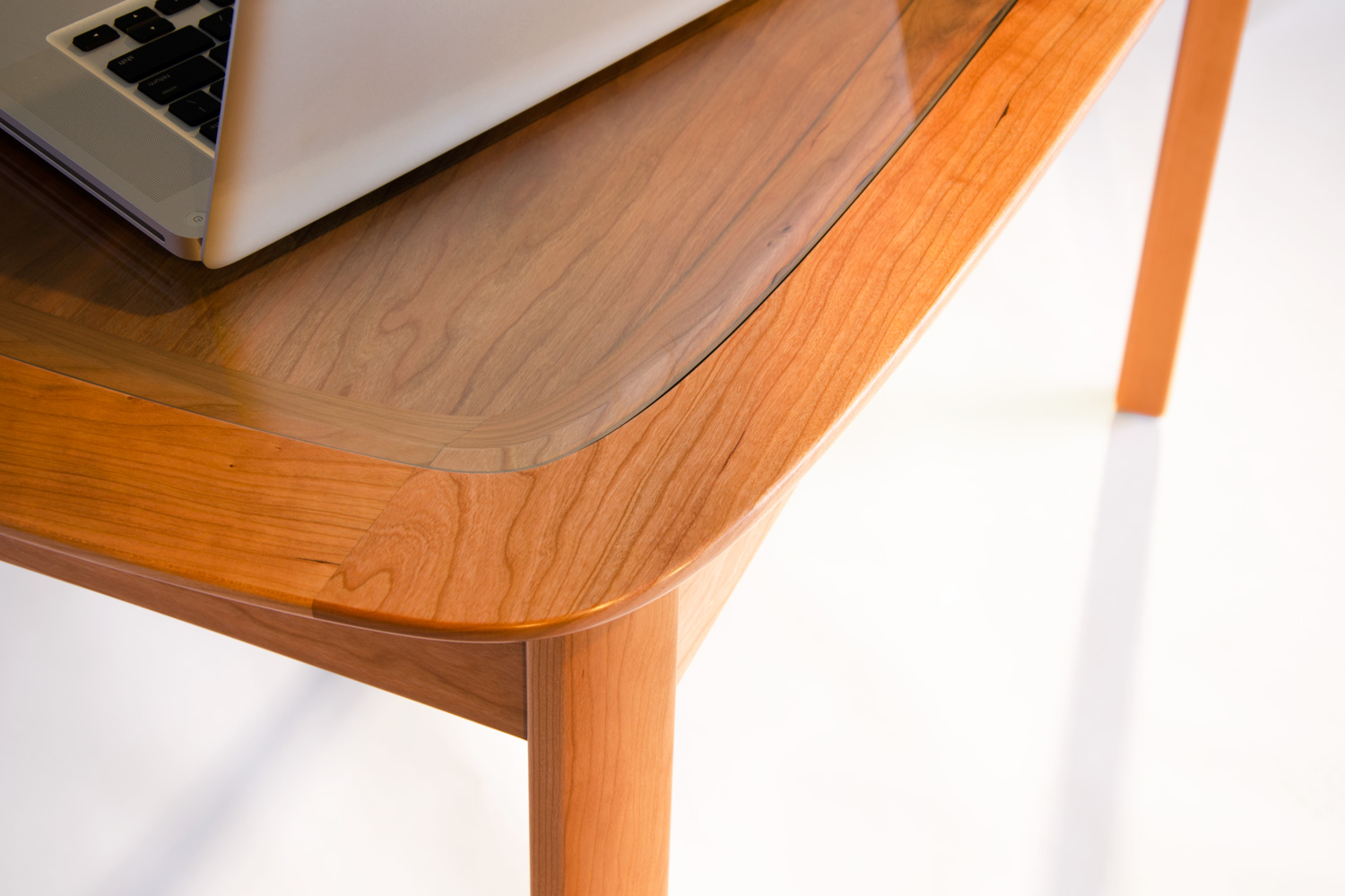 2013_T_Atwell_Pebble_Desk_D3.jpg