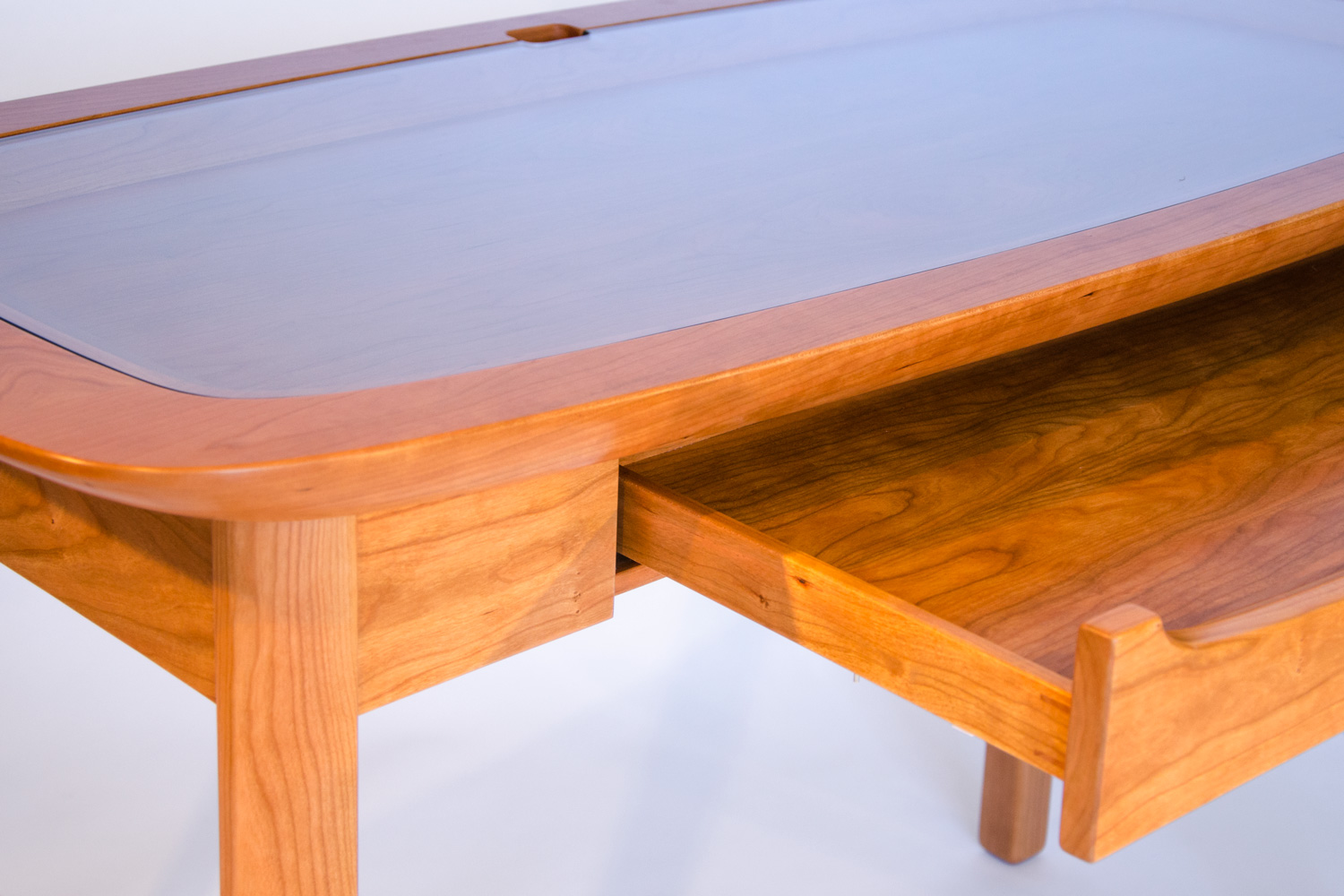 2013_T_Atwell_Pebble_Desk_D5.jpg