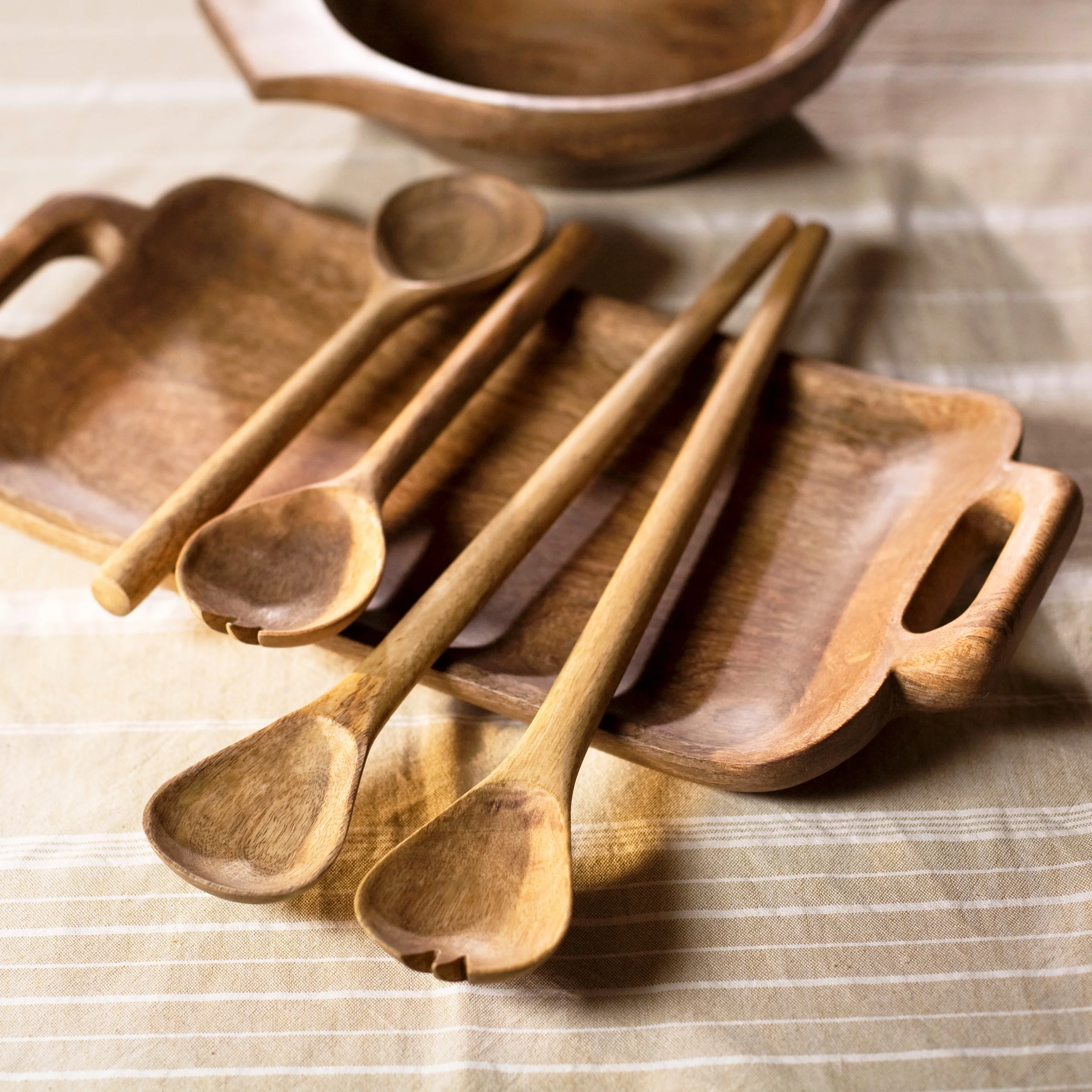 NK_MangoWood SaladServers (1).jpg