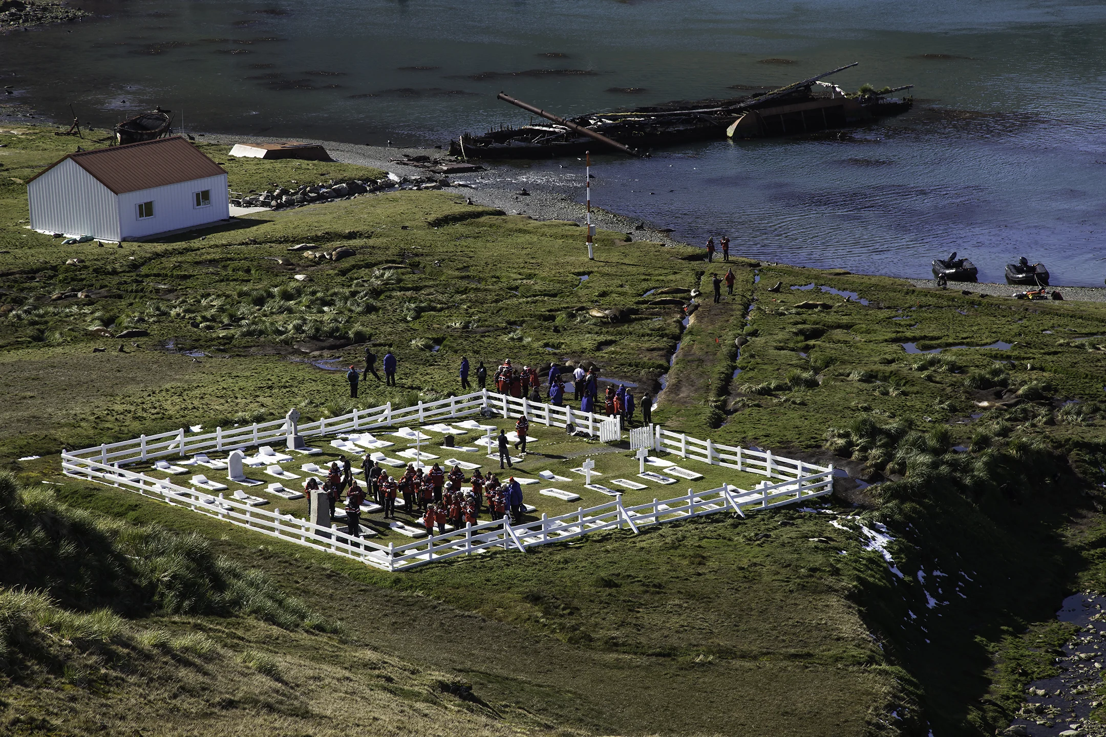 Shackleton's-Grave-Grytviken.jpg