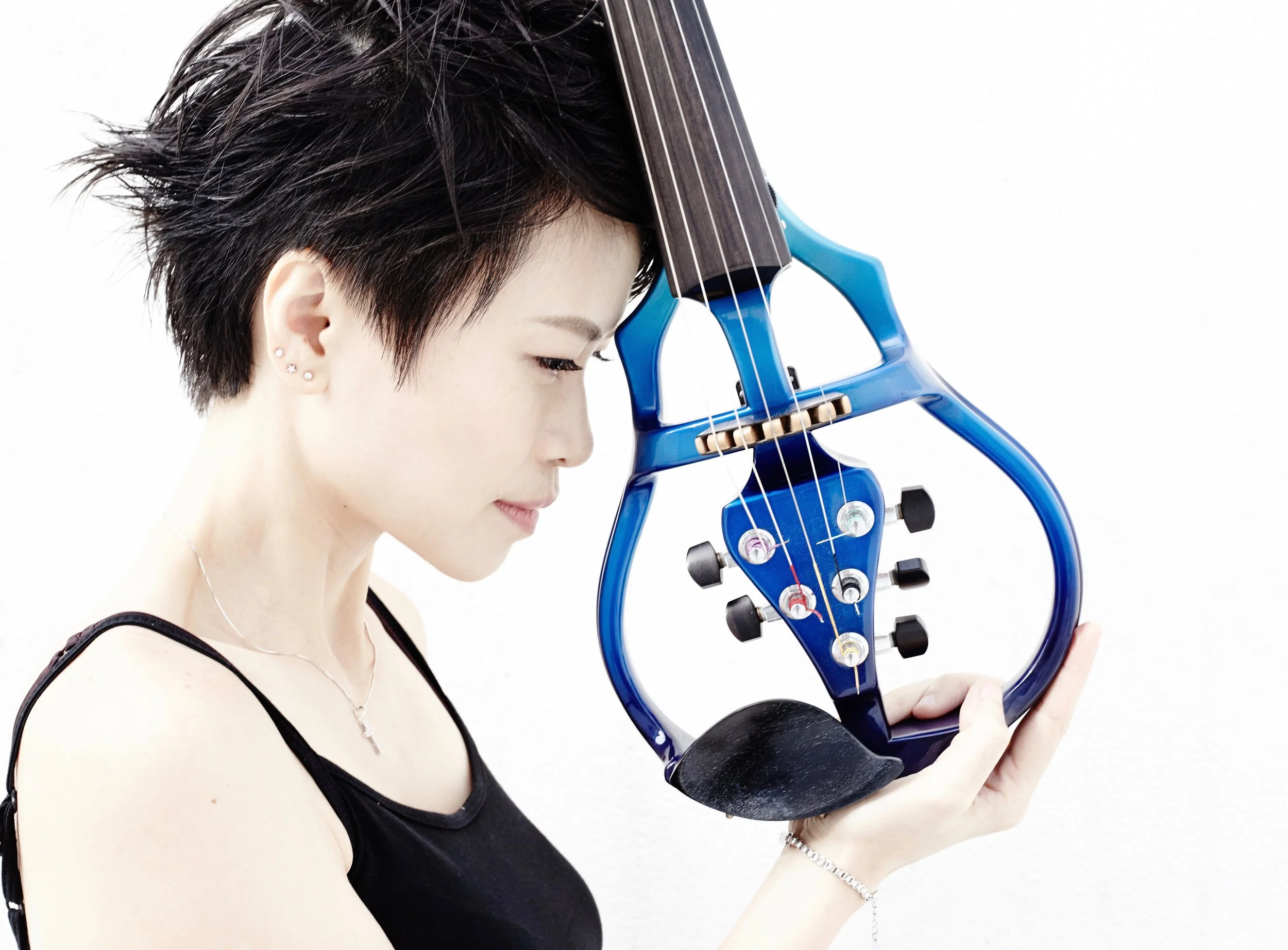 Dr Joanne Yeoh Violinist Extraordinaire and lecturer in music at Universiti Putra Malaysia joanneyeoh.com.my