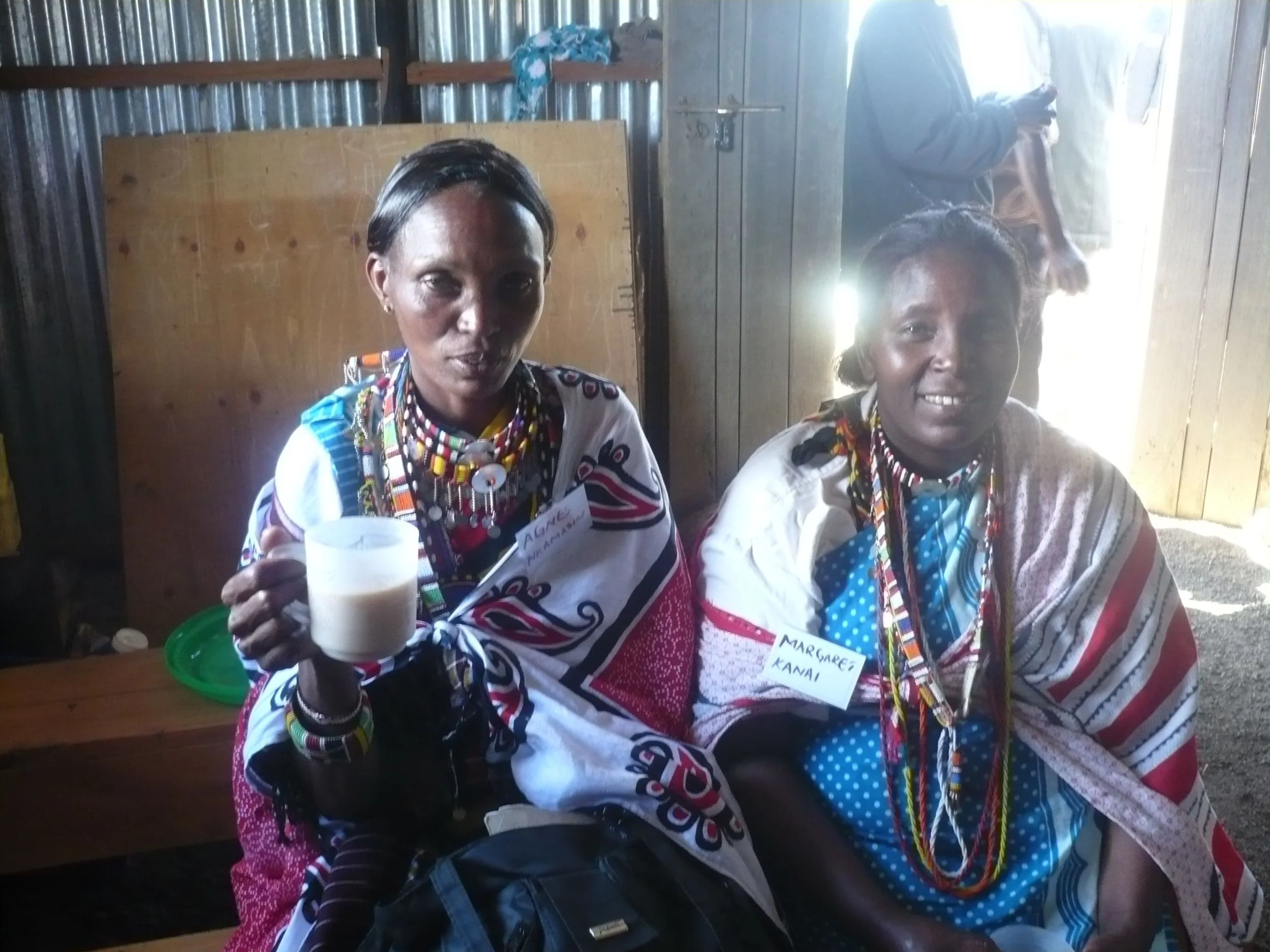 2 Maasai ladies share a cup of tea on Alpha in Duka Moja. Alpha Guest Manuals are already translated into Maasai