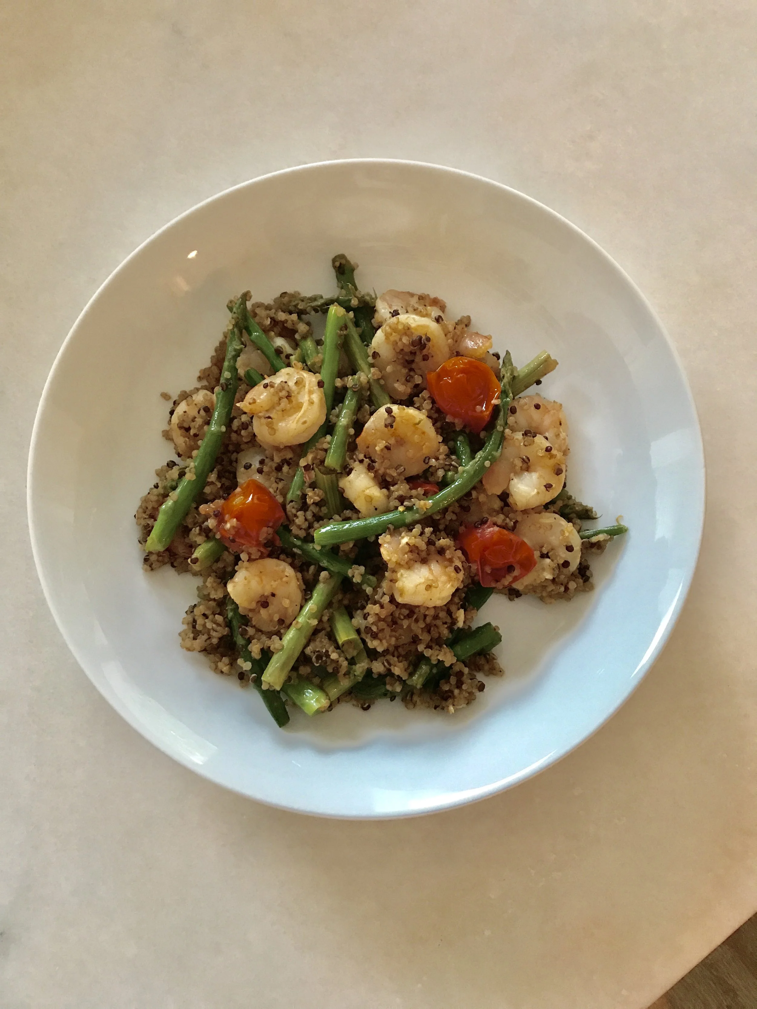 Quick & Easy Week Night Dinner - Greek Quinoa Bowl, Casey Bonano RD LD, Dallas Nutritional Counseling #dallasnutritionalcounseling #balancedeating #homecooking #quickrecipes #easyrecipe #weeknightrecipe #carbfatpro #quickeasyrecipe #balancedeating #intuitiveeating