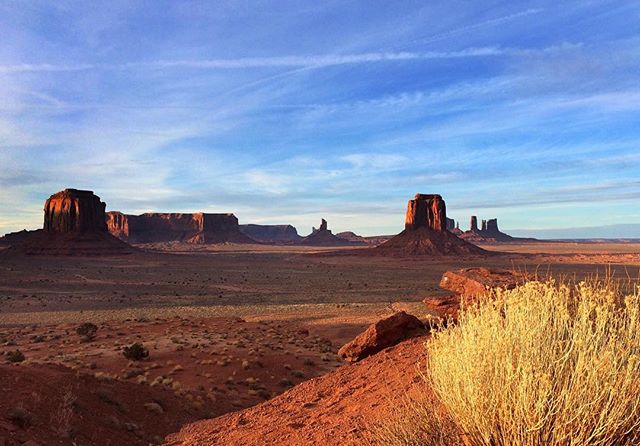 Monumental Monument Valley. I completely recommend making your way to the far side of the park, all the way to Artist Point, for sunset shots. #monumentvalley #artistpoint #navajonation #navajo #sunset