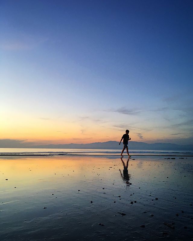 Sunset at the beach always makes for great photos, particularly when the tide is heading out. Snapped this shot on an iPhone in Santa Monica. —————-
Photo tip: Reflections are a photographers’ good friend. Look for them, and use them like crazy. Shoot from high pointing your camera down (as I do here) or get down really close, a few inches from the puddle, to create really fun images. Don’t forget to edit your photos, two quick changes (saturation and contrast) can take a photo from blah to great.
#phototips
#phototip
#reflections
#beach
#santamonica
#california
#beachlife
#photoediting
#snapseed
#photoedit
#ruleofthirds
#saturation
#contrast
#beachlife
#beachlove
#venicebeach