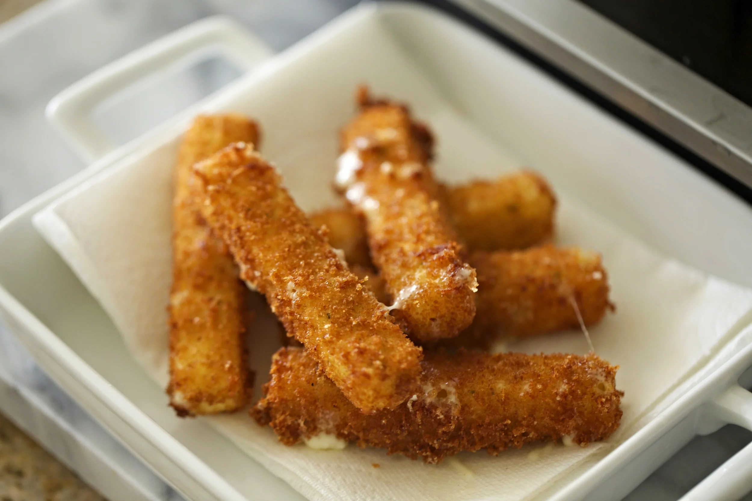 Crispy Mozzarella Sticks