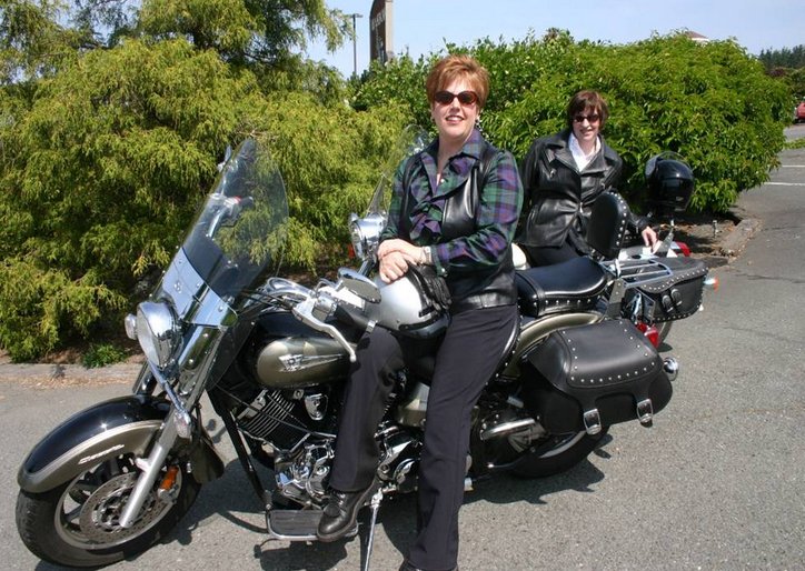 Is it hot out here, or is it just us? Susie's in front, I'm in back. Photo by Patricia Duff.