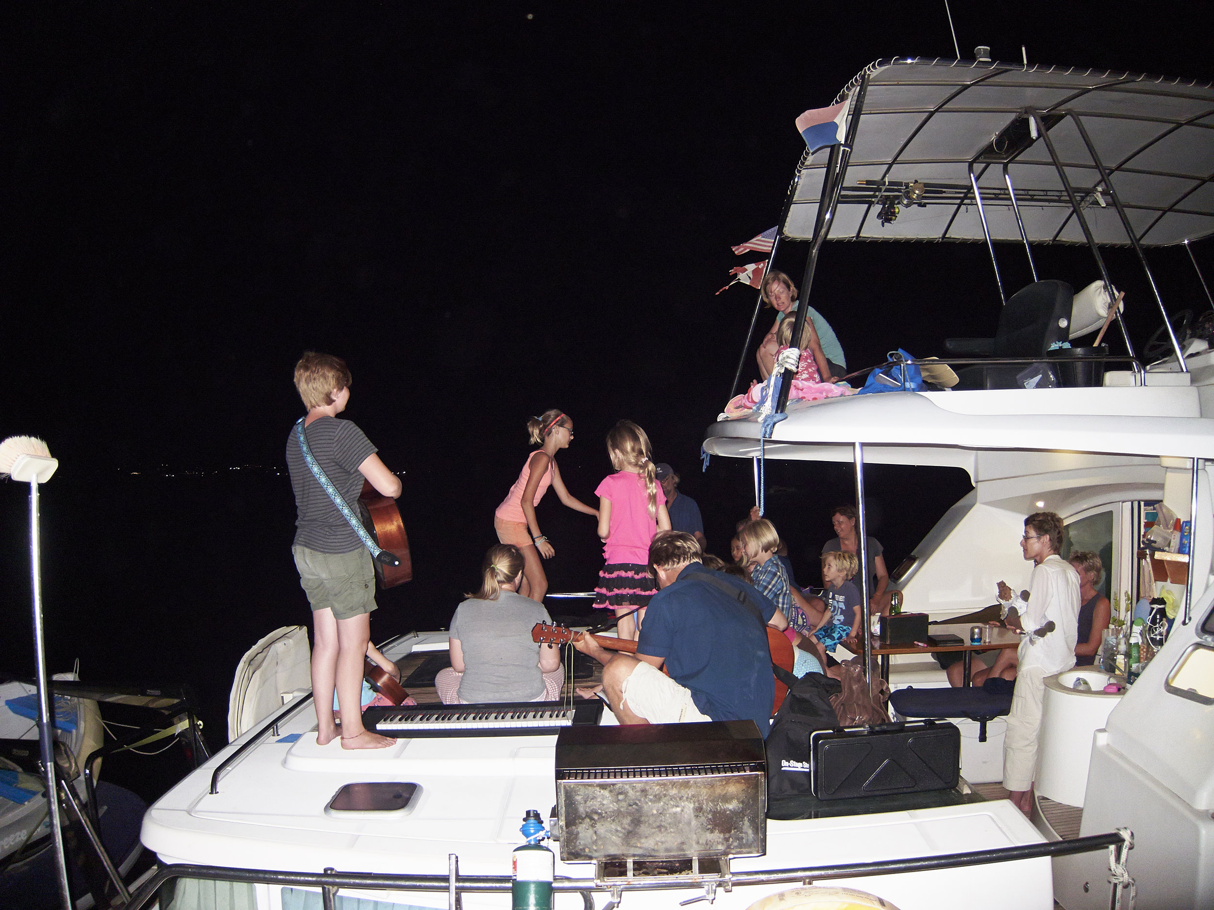 2014 Jamming aboard m/v Discovery. Photo credit Ty Lamont mecham