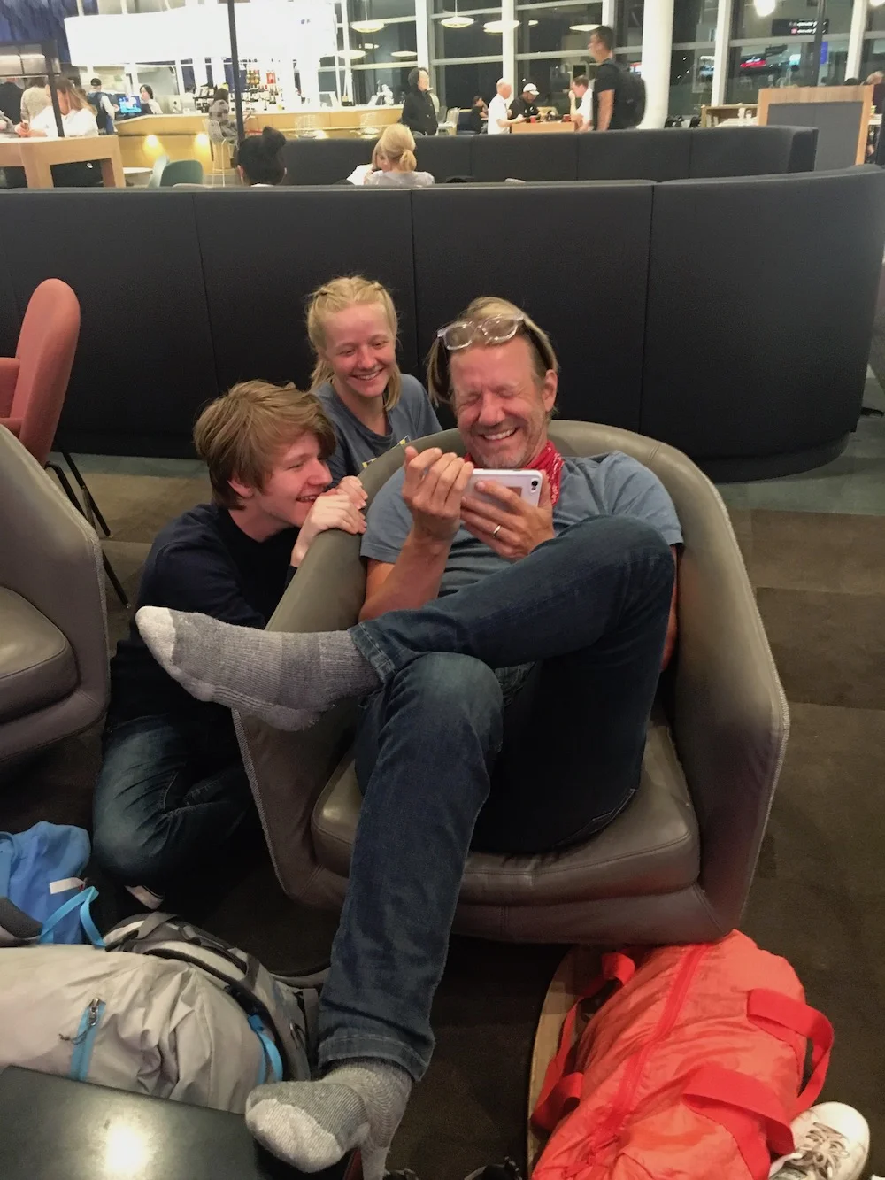 Five-hour layover in Sydney, Australia - watching a Taco Sketch (some cursing)