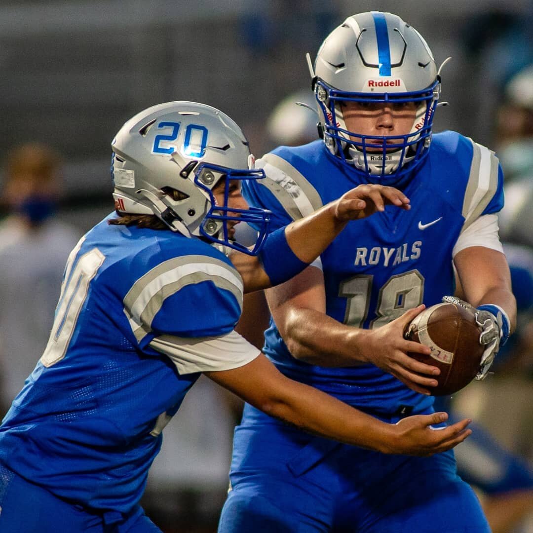 IHSAA Friday night football action. HSE vs Zionsville. HSE wins in a close battle 14-13.
.
.
.#indysportsdaily #hsefootball #fridaynightlights #ihsaafootball