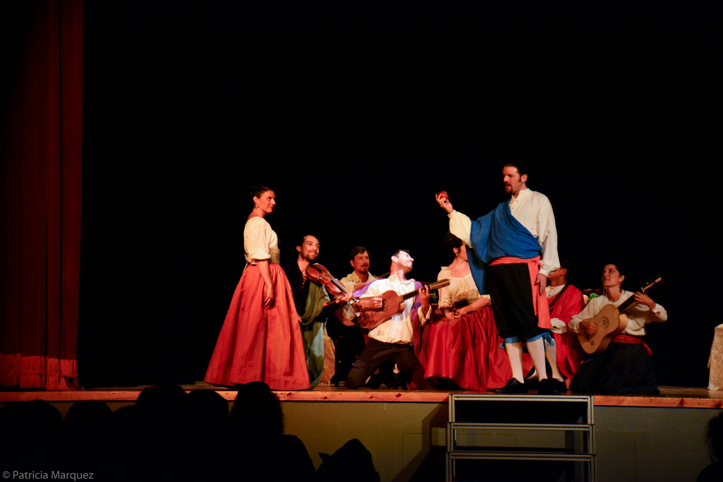 As "Don Luis" in the piece "¡Todos se burlan de mí!" with Anaïs Oliveras (as Claraniña) and the ensemble La Sonorosa · Festival de Música Antiga dels Pirineus, Aviá, 2017 © Patricia Márquez
