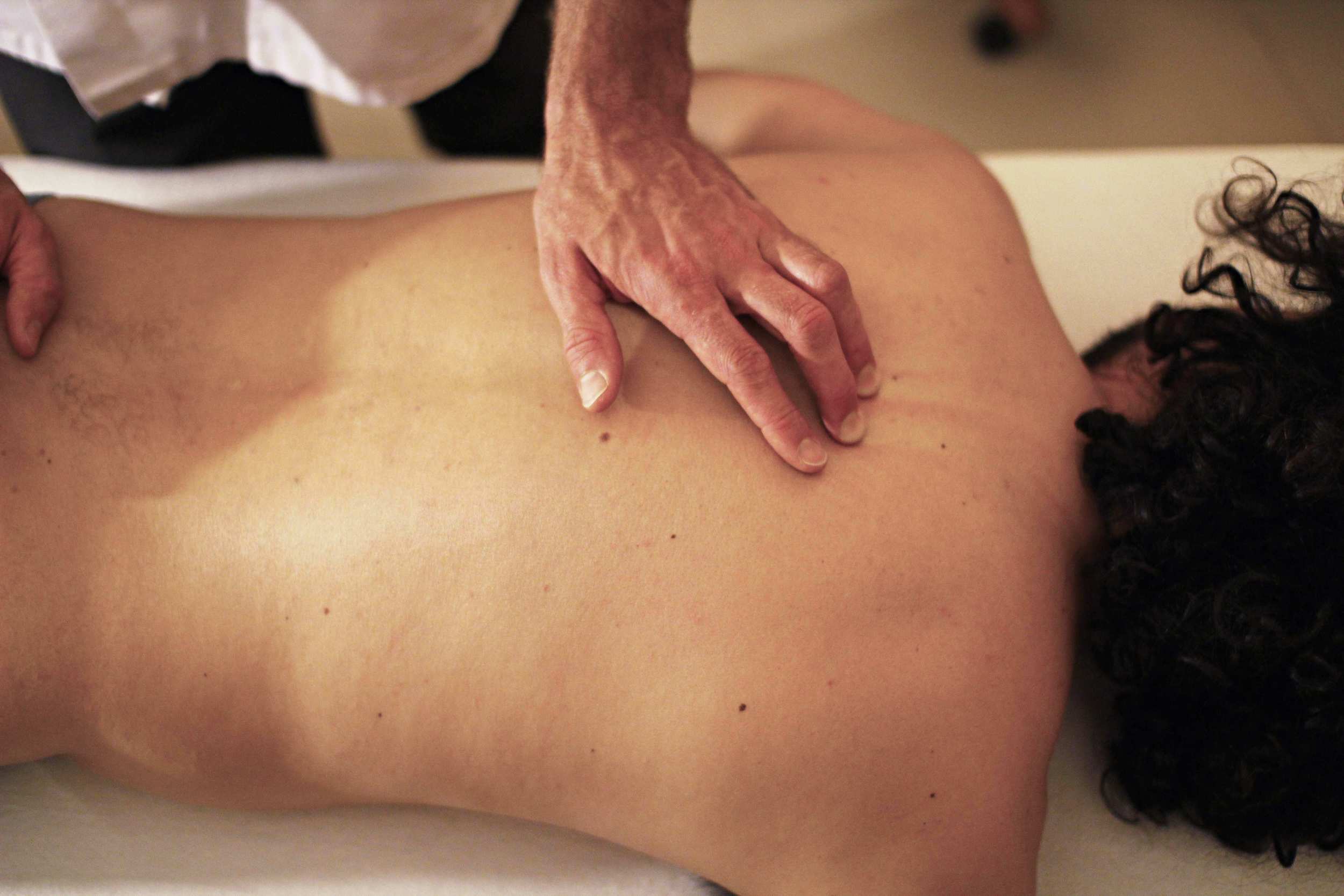 Osteopathy Massage and Acupuncture for hip problems