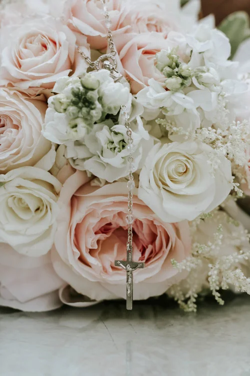 Moment beautifully captured by Kara Quinn Photography.