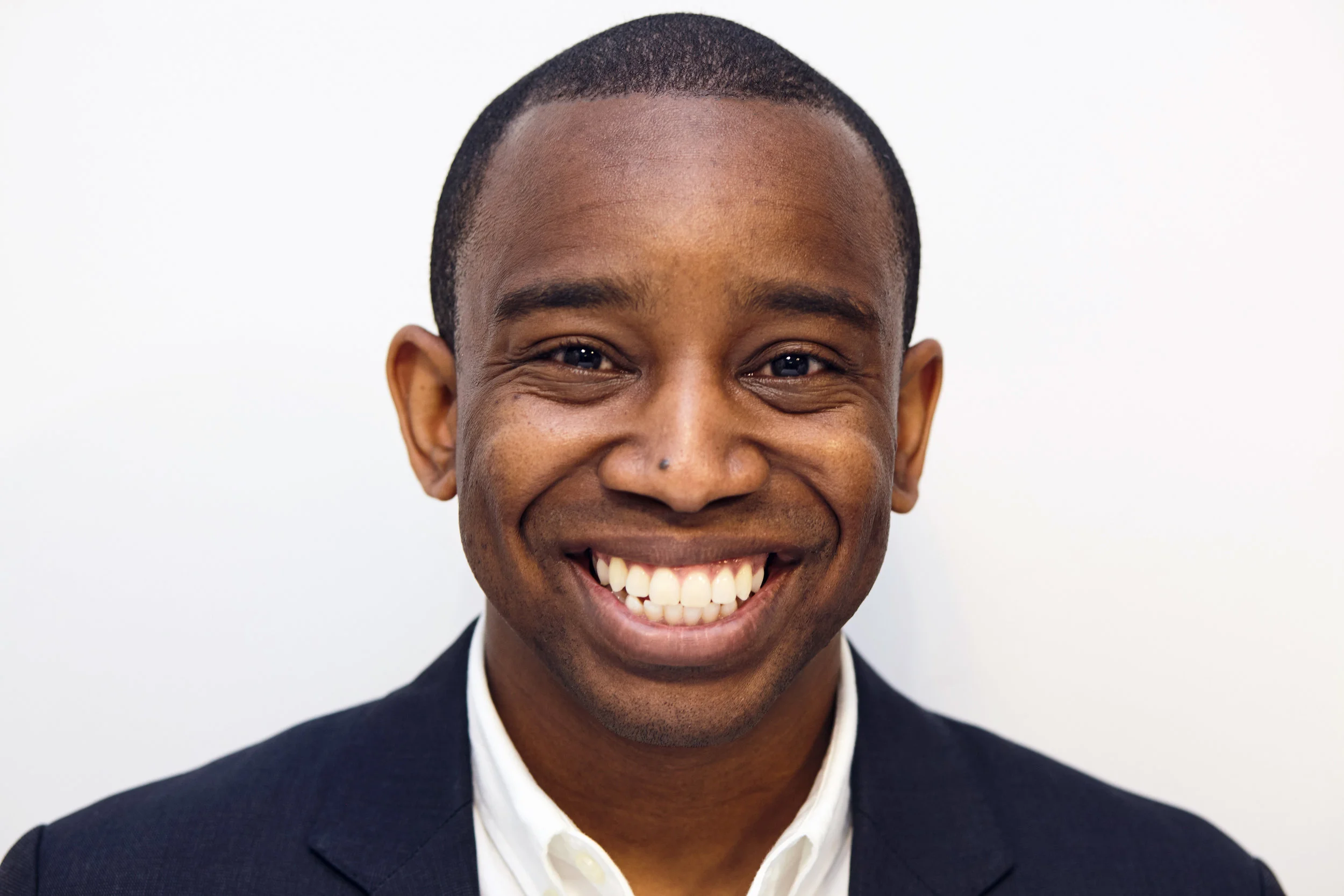 AaronHoliday_headshot 2019-01-09.jpg