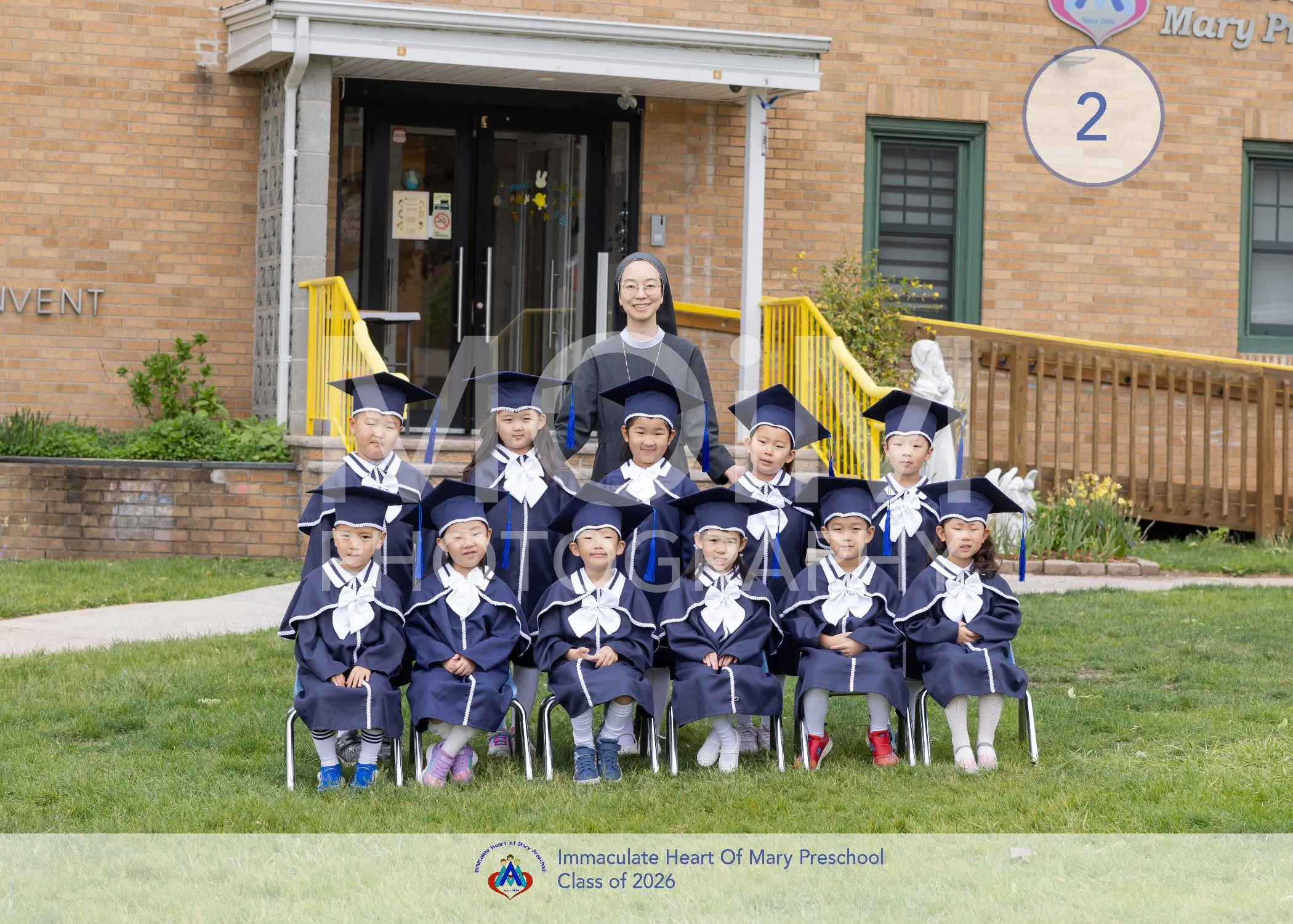 Group gown 선행 02.jpg