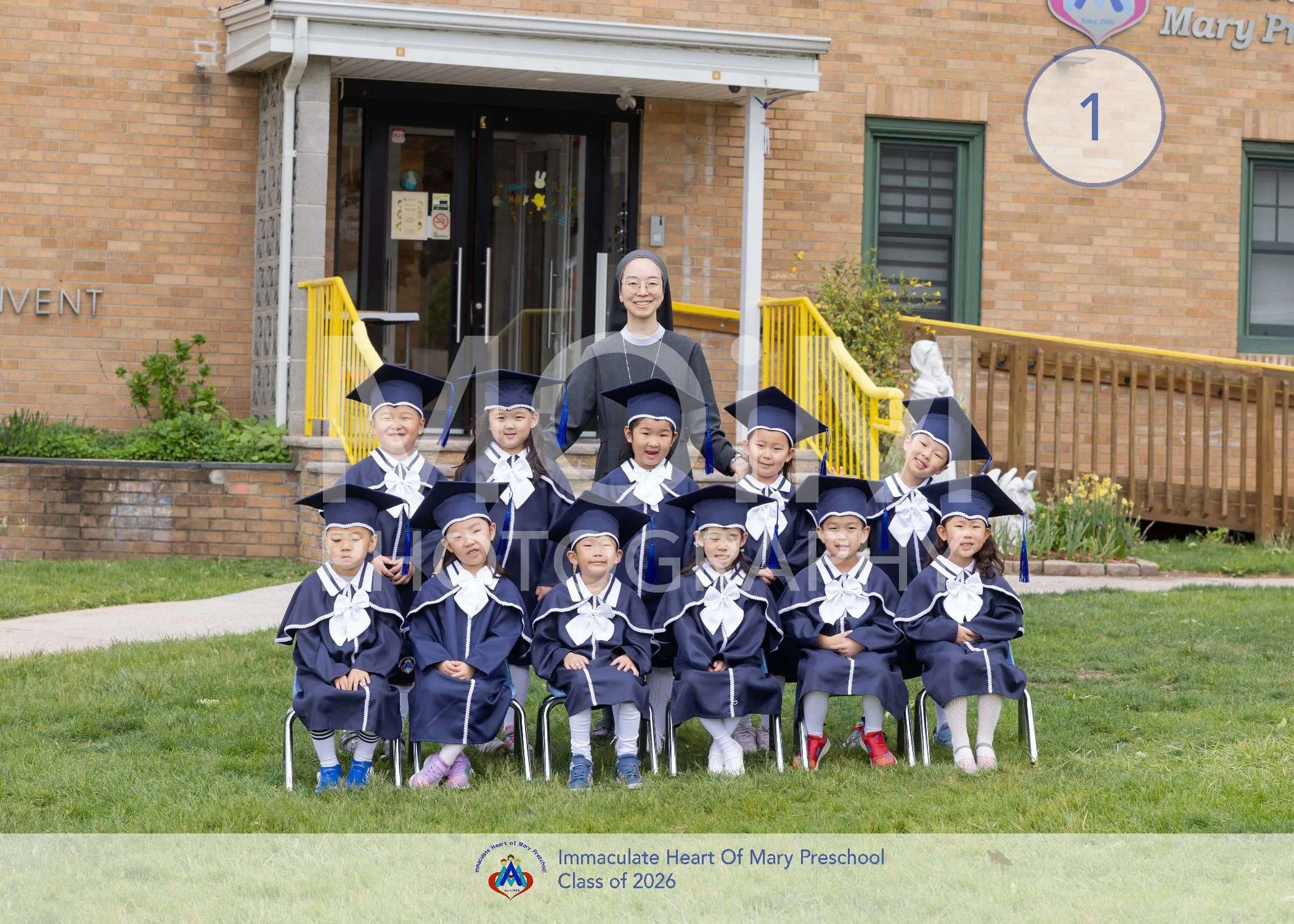 Group gown 선행 01.jpg