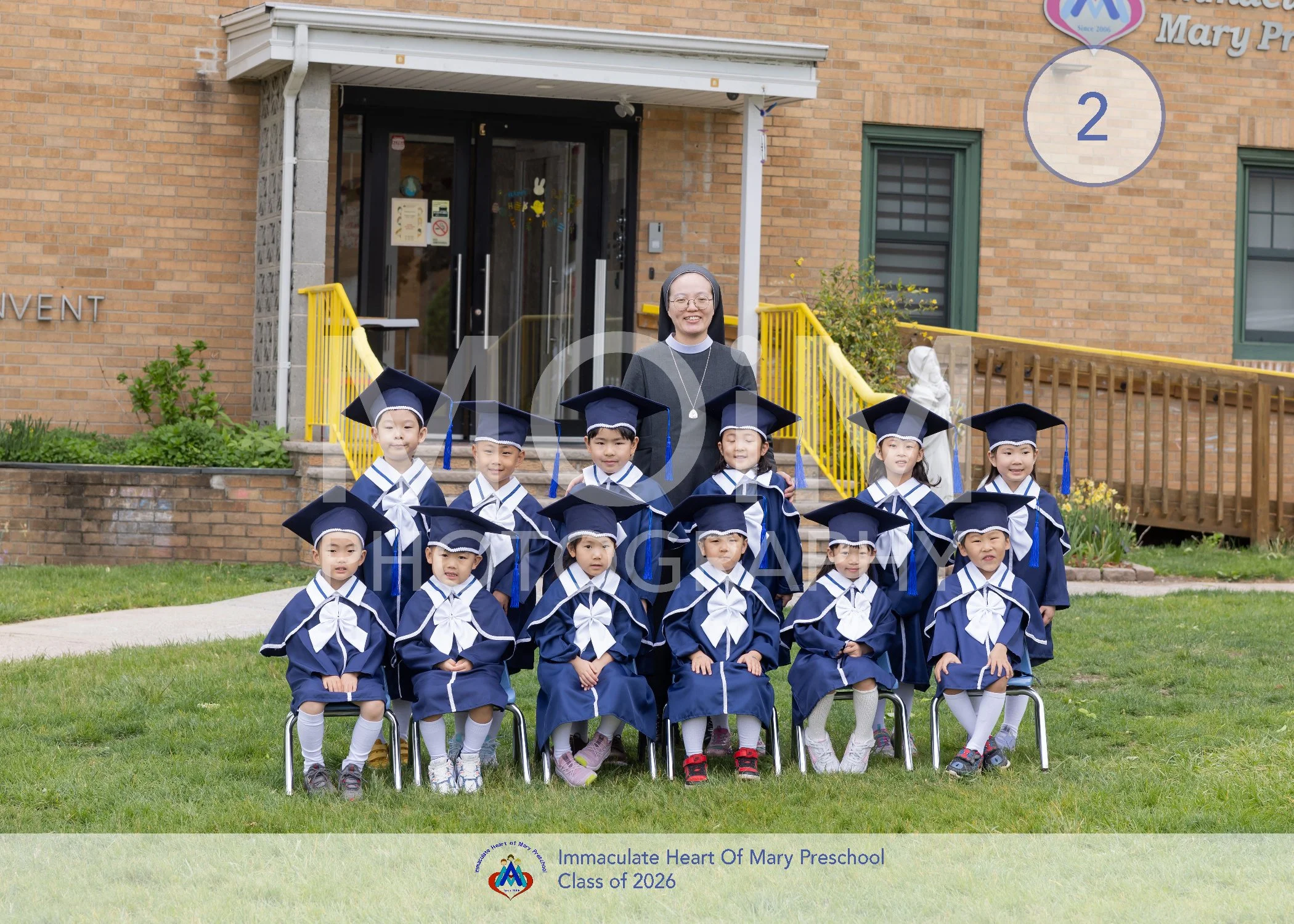 Group gown 온유 02.jpg