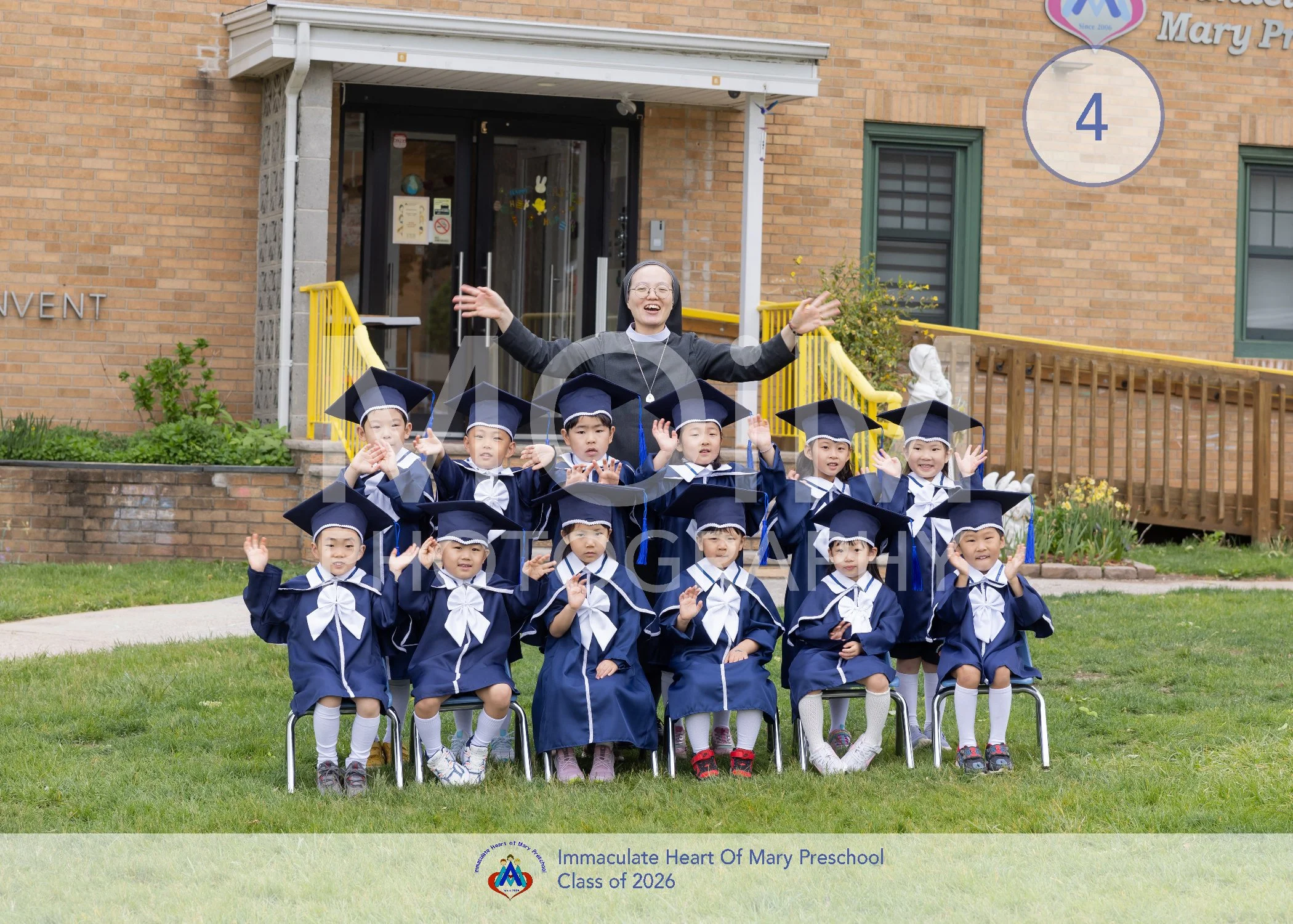 Group gown 온유 04.jpg