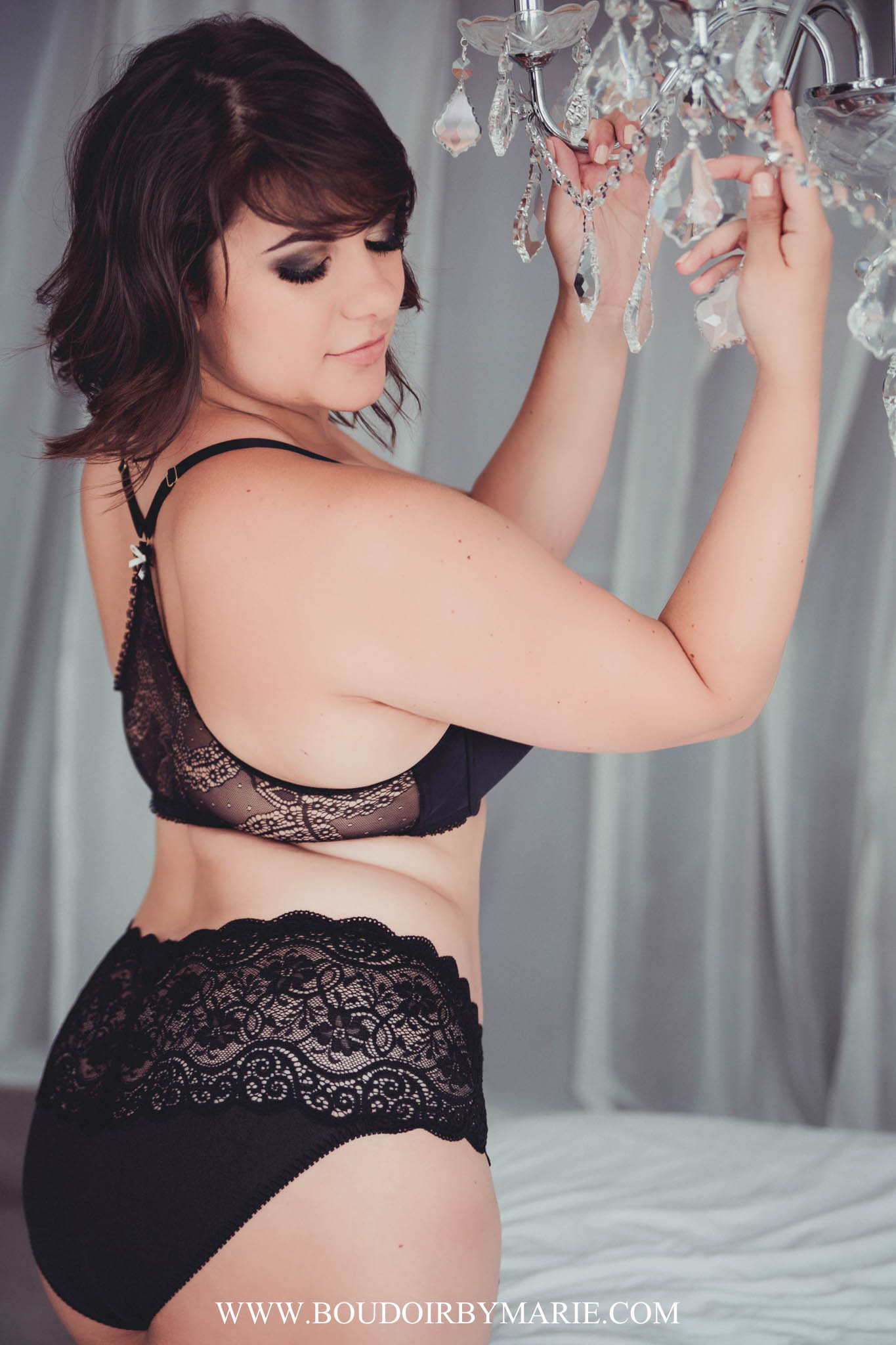 International Boudoir Photographer Boudoir by Marie traveled to Vancouver, Canada for this sexy and curvy boudoir photography session.