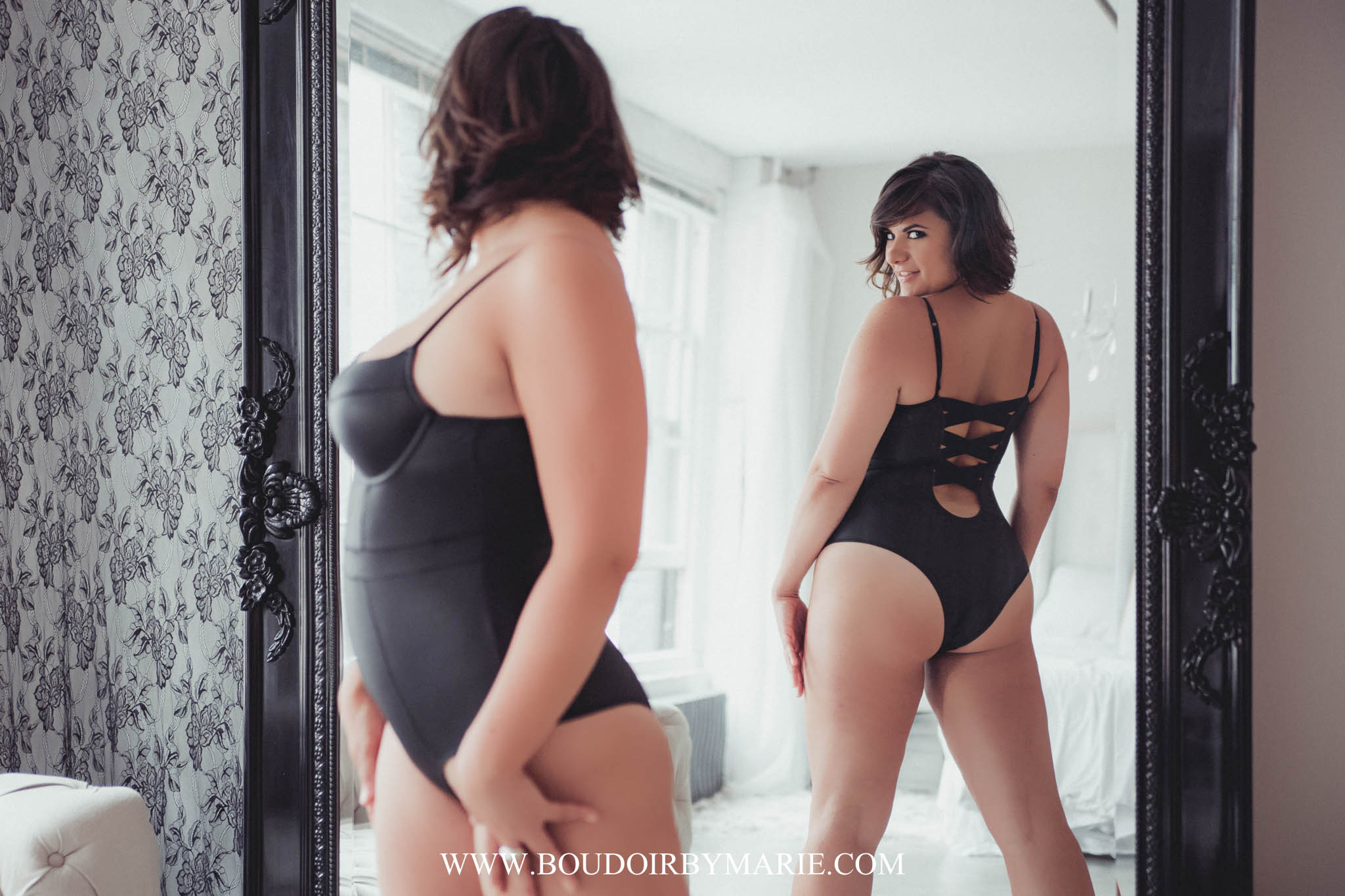 International Boudoir Photographer Boudoir by Marie traveled to Vancouver, Canada for this sexy and curvy boudoir photography session.