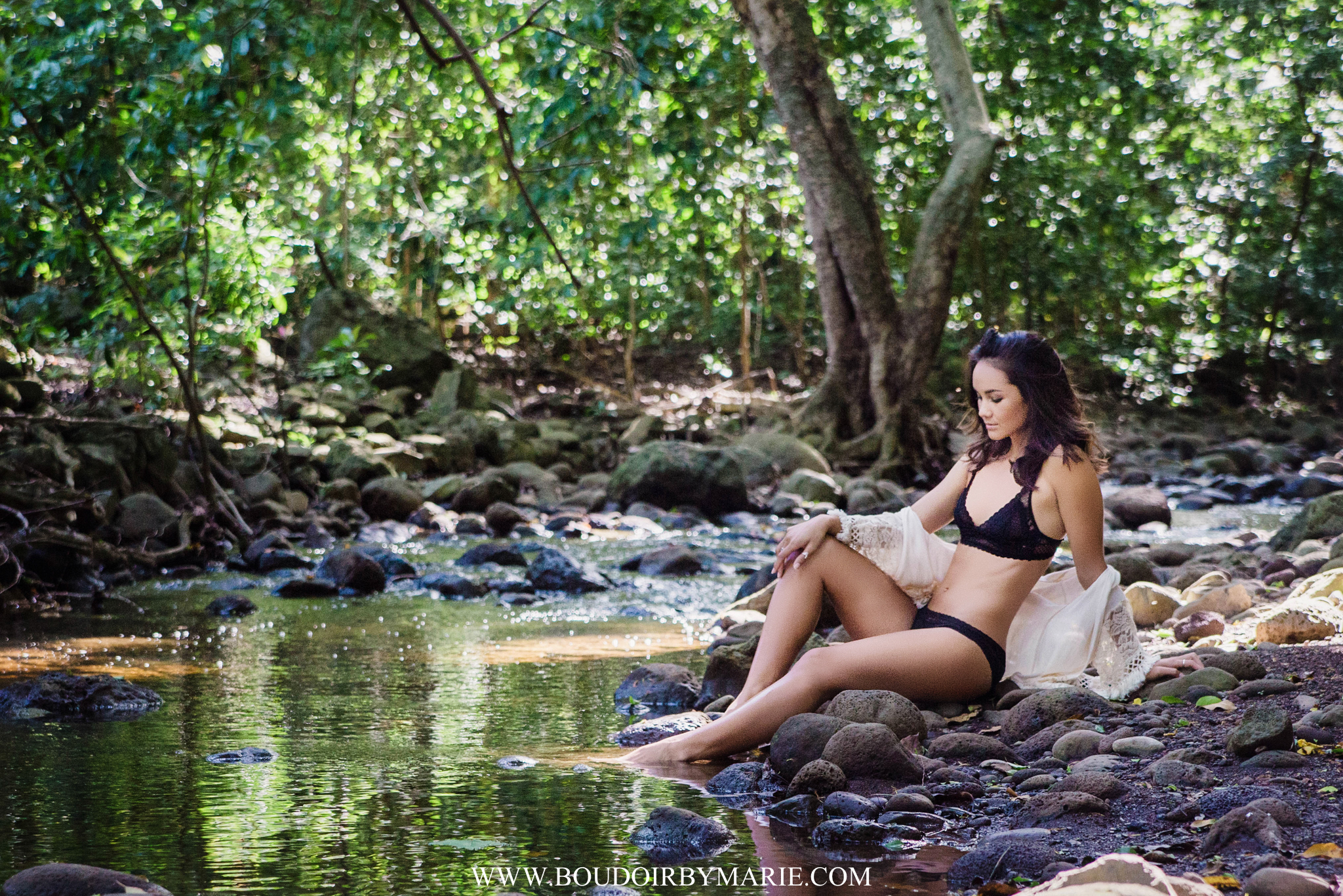 An Outdoor Boudoir Shoot in Maui - International Boudoir Photographer: Boud...