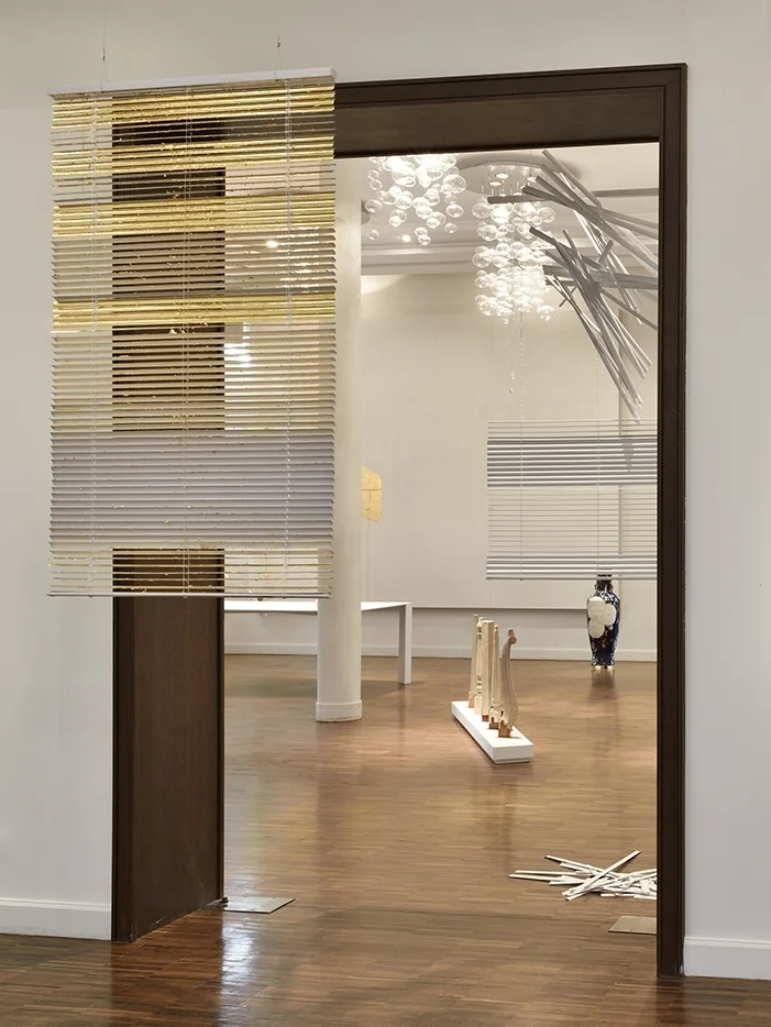 installation view, Une inconnue d'avance , 2016 © Rebecca Fanuele — Golden Window, vinyl blind, copper-zinc leaf, 2016 Blind 3/2, vinyl blind, 2015-16