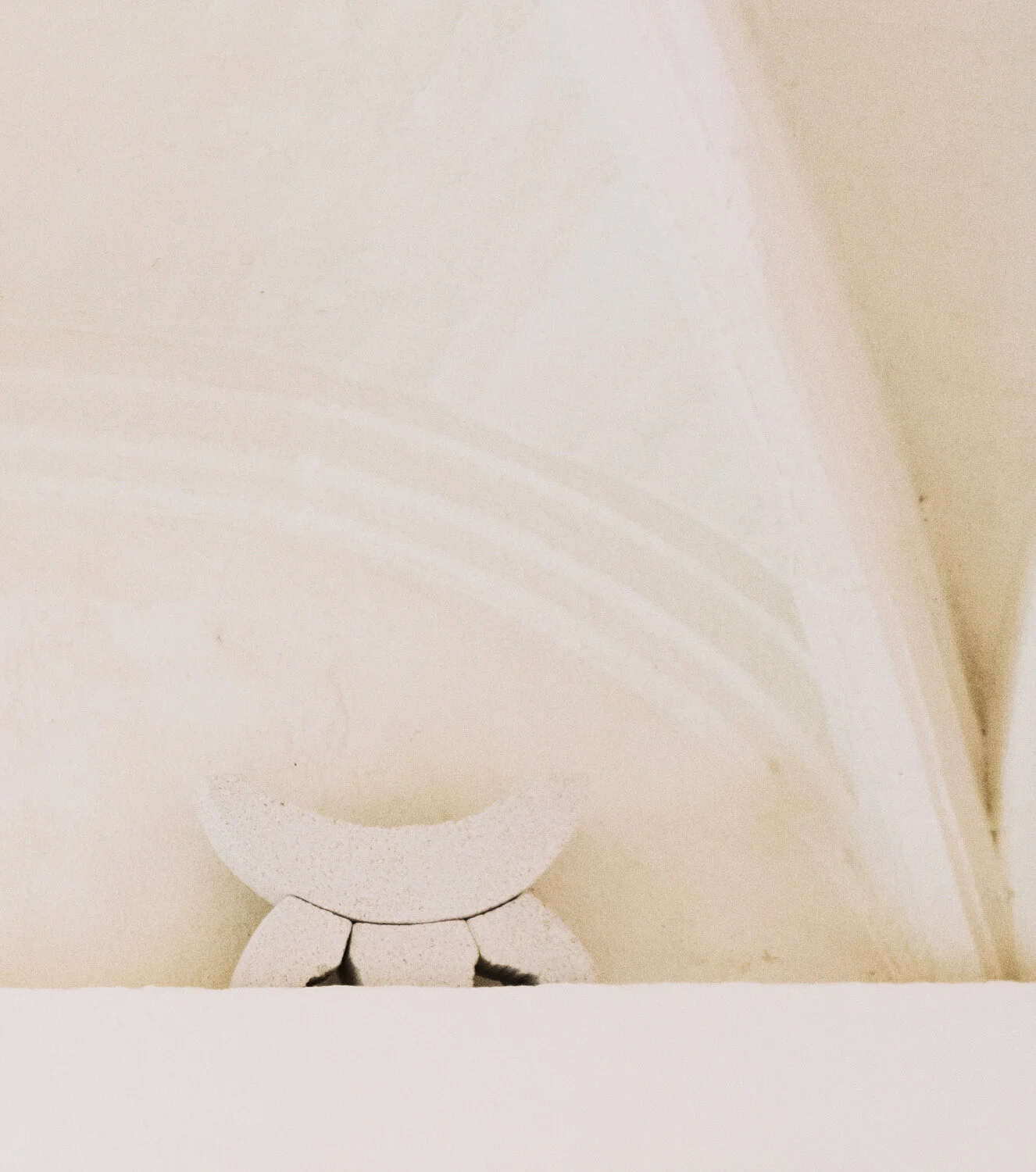   Sound stone (Phoenix),  2018 Aerated concrete 55 x 30 x 7,5 cm ; 21 5/8 x 11 7/8 x 3 in private collection   photo Jean Marques  