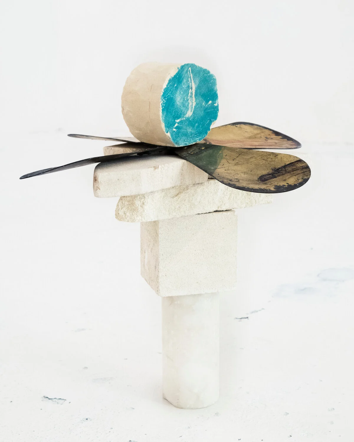   Java Green Eye , 2019   Alabaster, Saint Maximin limestone, Fontvieille limestone, brass fan, Java stone, gouache 43 x 40 x 40 cm | 17 x 15 3/4 x 15 3/4 in   photo Jean Marques  