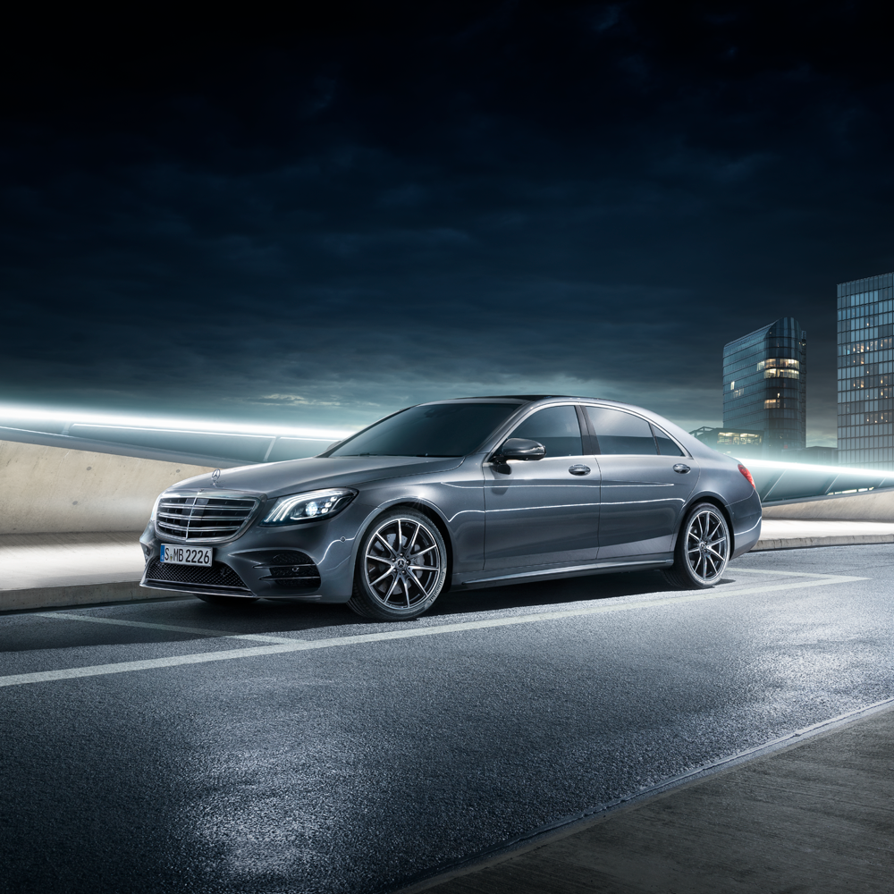 mercedesbenz_eq_kalender_2018_cover.png