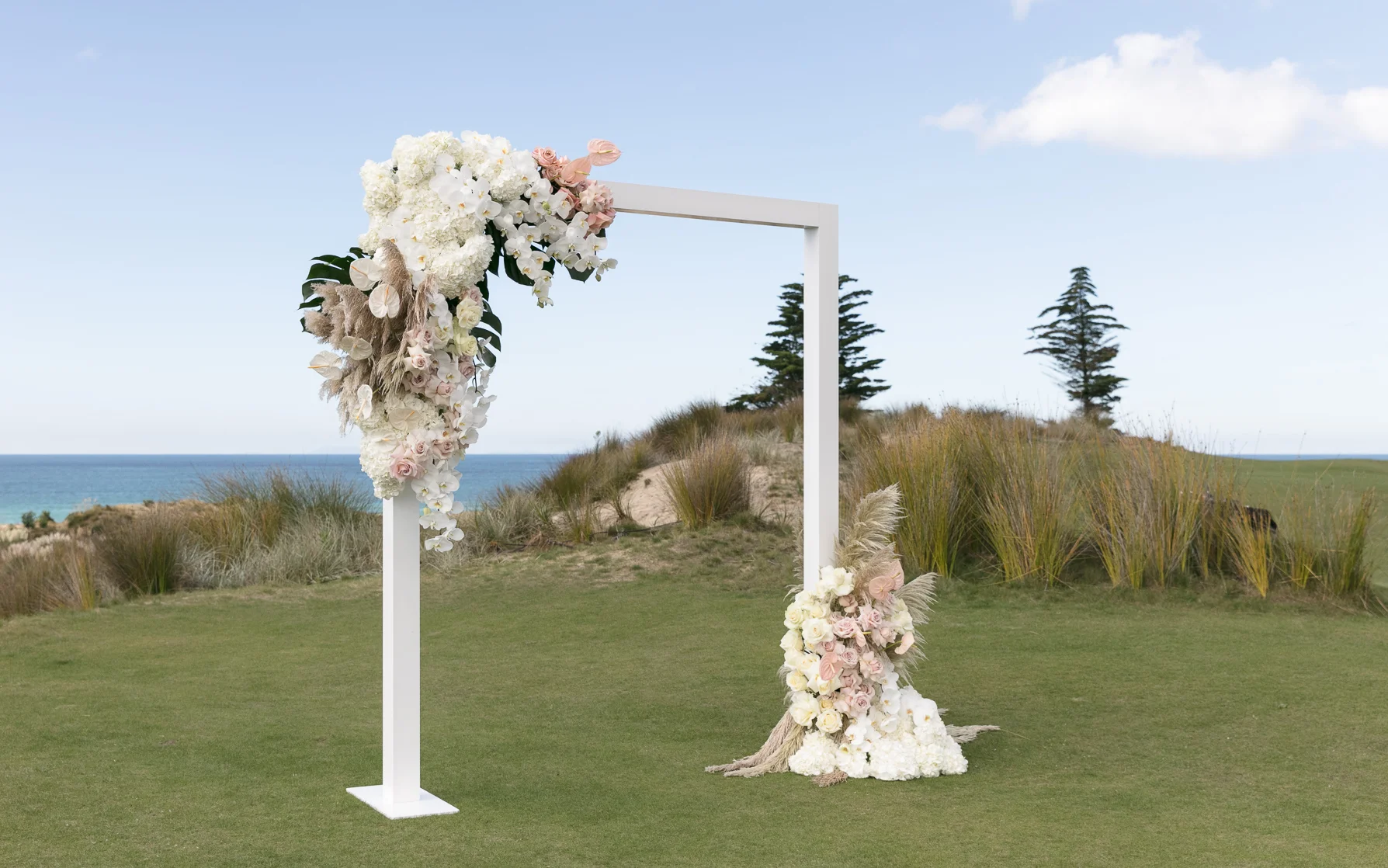 ©MichelleWeir-Blush-TaraIti-Wedding-72dpi-009.jpg
