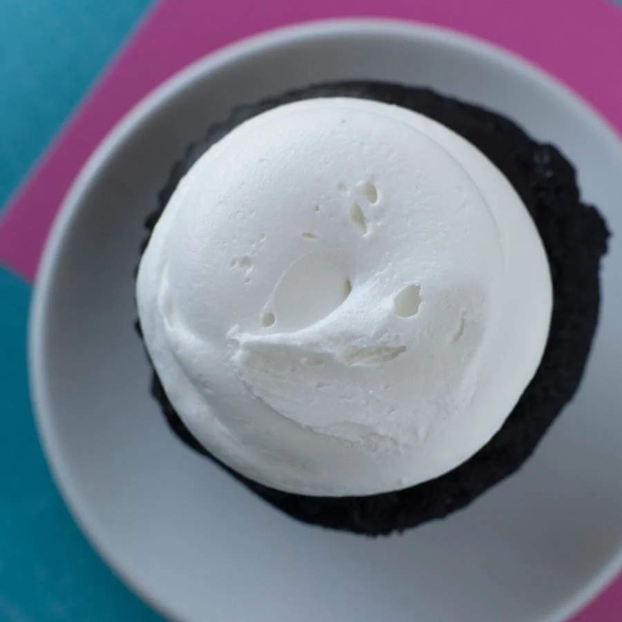 chocolate-cupcake-with-vanilla-buttercream2.jpg