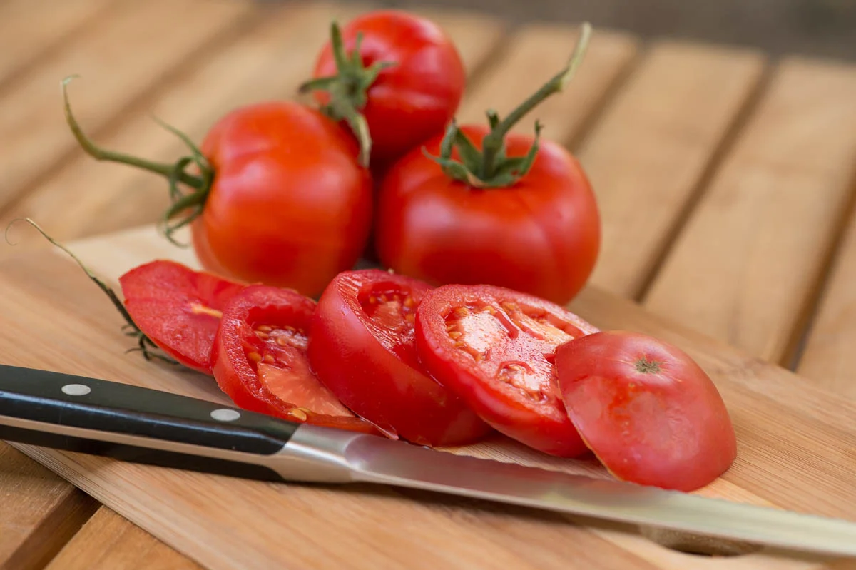 fresh-sliced-tomatoes.jpg