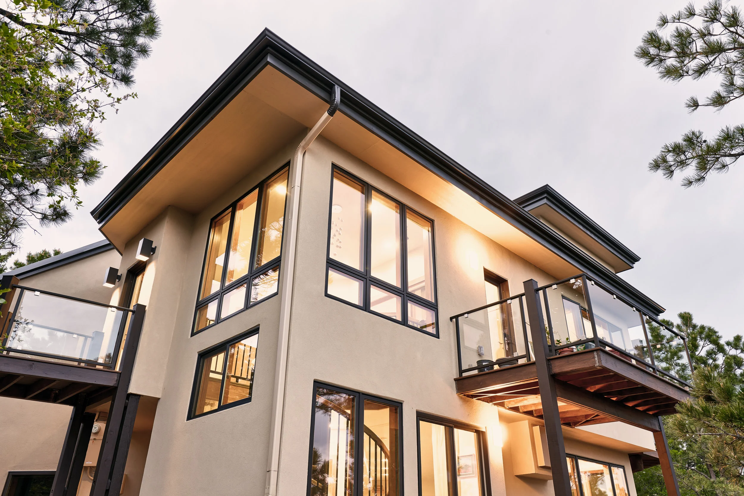 The Integrity Windows by Marvin are made of Ultrex poltruded fiberglass with a maintenance free, extremely durable exterior finish. The interior window components are solid pine.