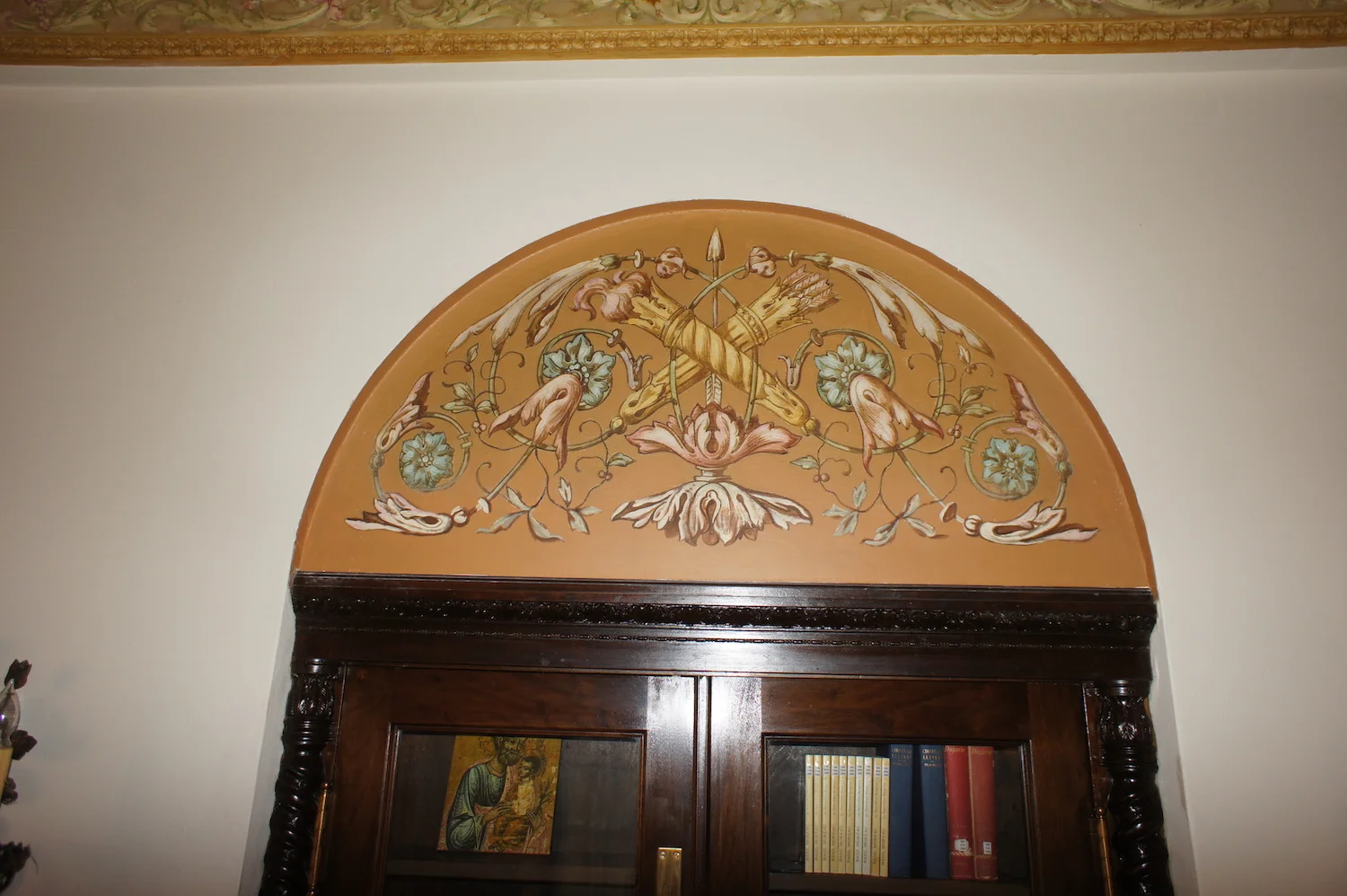 The arch was restored with careful color matching and expert artistry. 