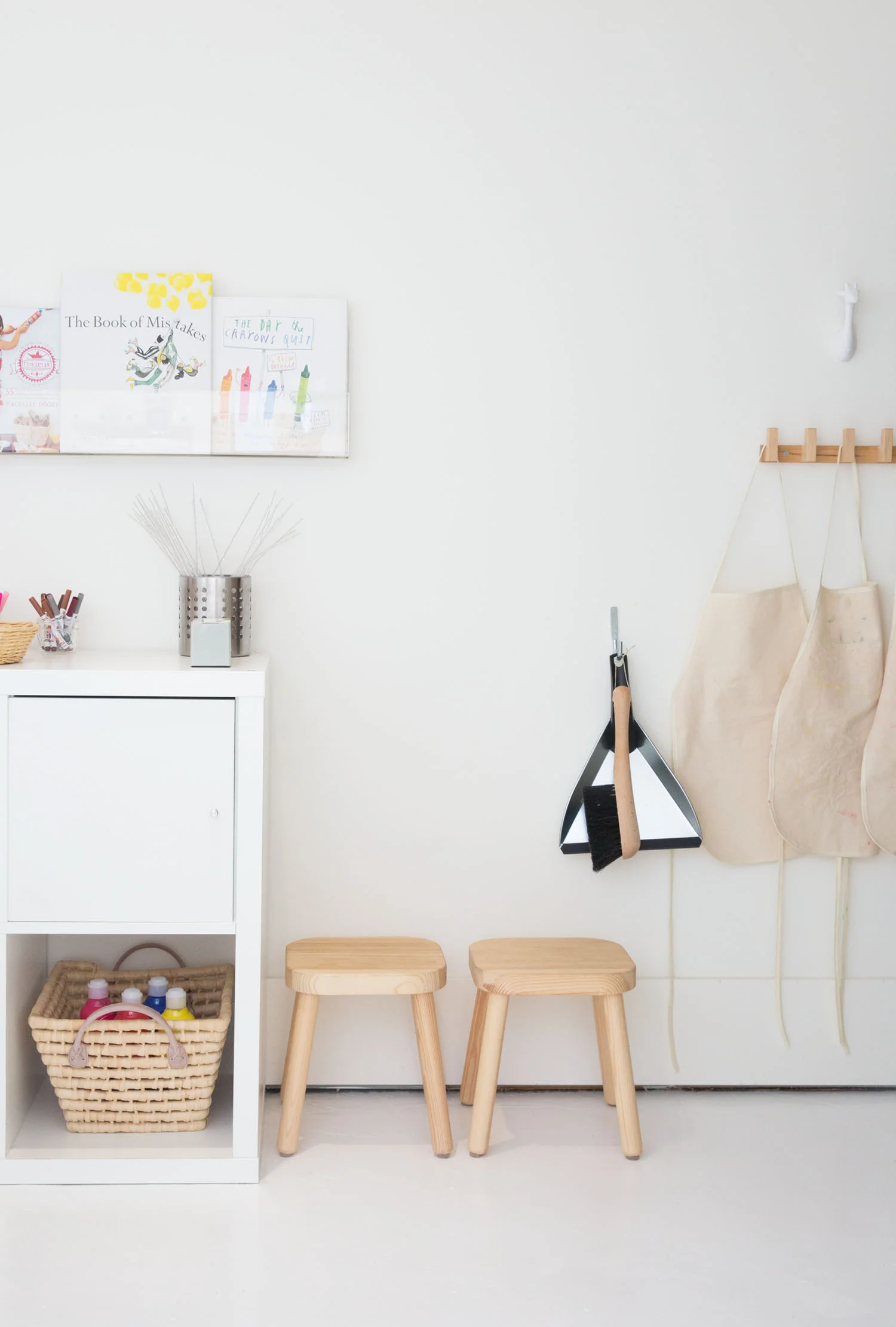 right side art shelving