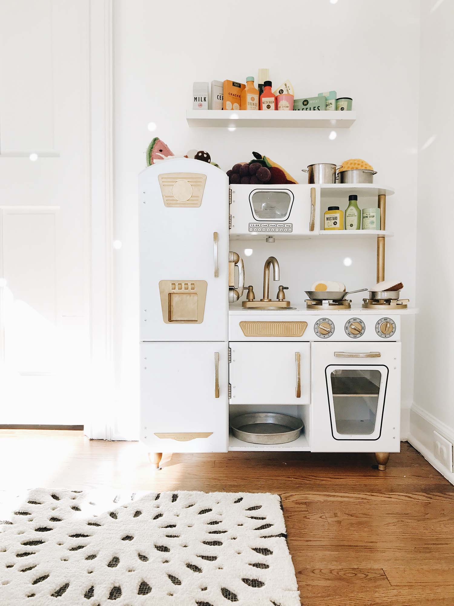 8 OF THE BEST PLAY KITCHENS FOR TODDLERS — WINTER DAISY | Melissa Barling, Kids' Interior