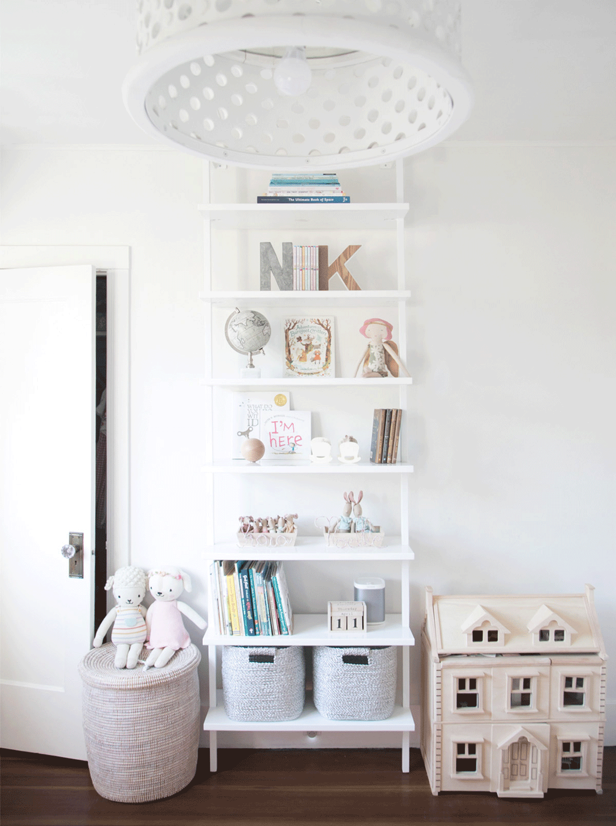 How To Style Your Kids' Shelves in 4 Easy Steps — WINTER DAISY interiors for children