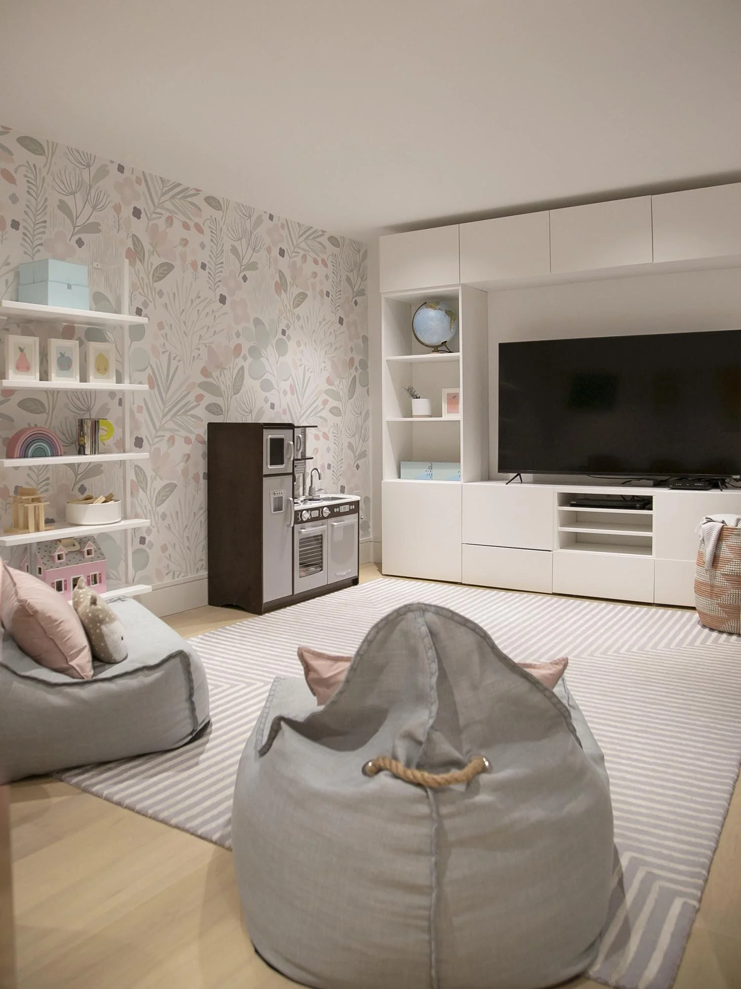 playroom lounge chairs