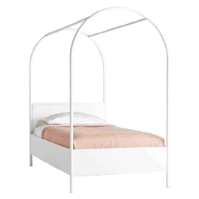 08. // CANOPY BED