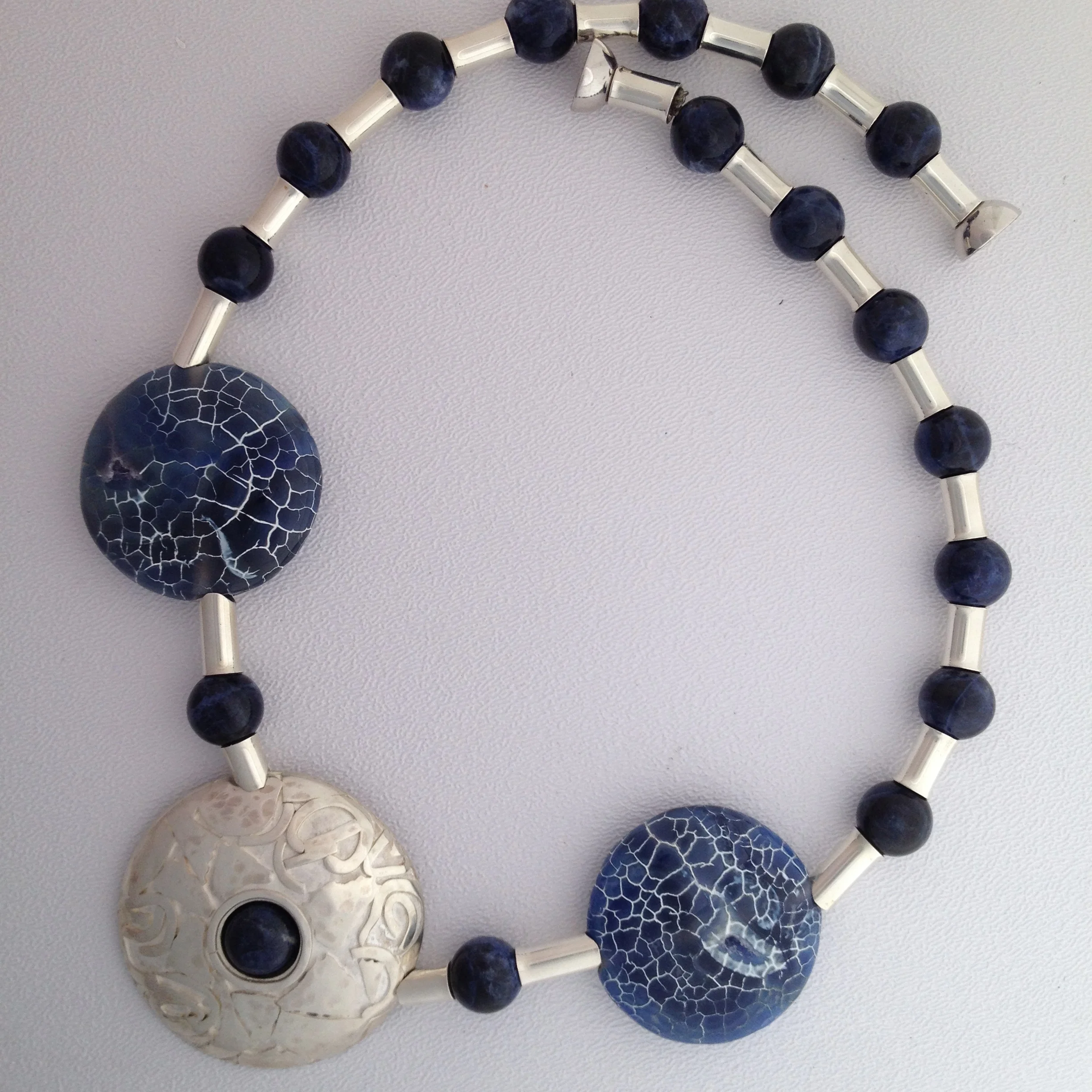 Crackle Agate and Lapis Necklace